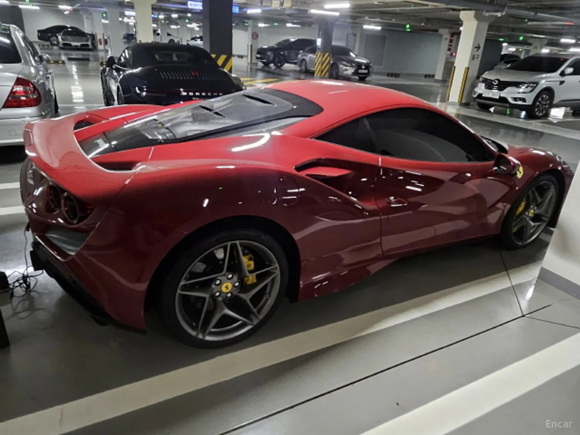 Ferrari F8 Tributo превью 4