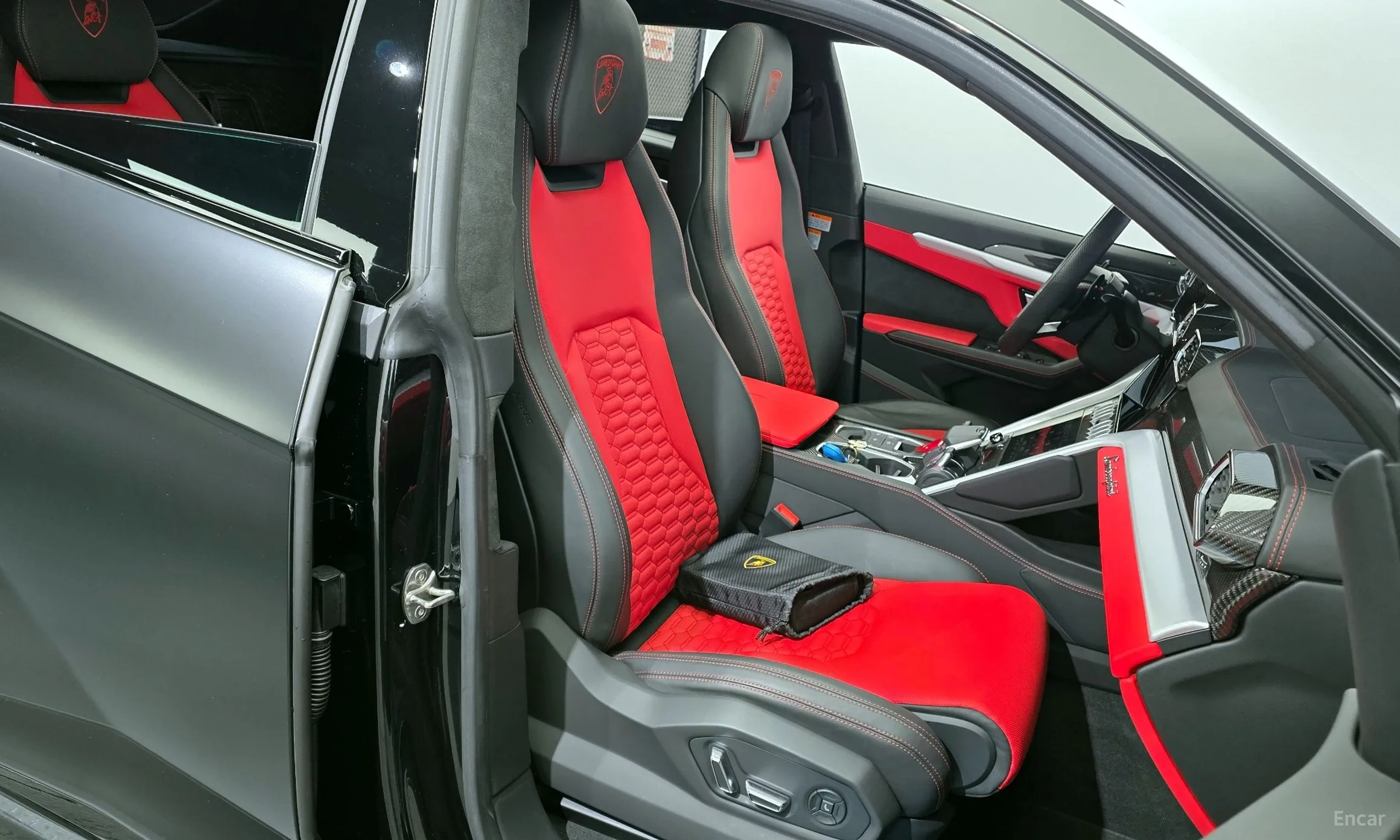 Lamborghini Urus превью 12
