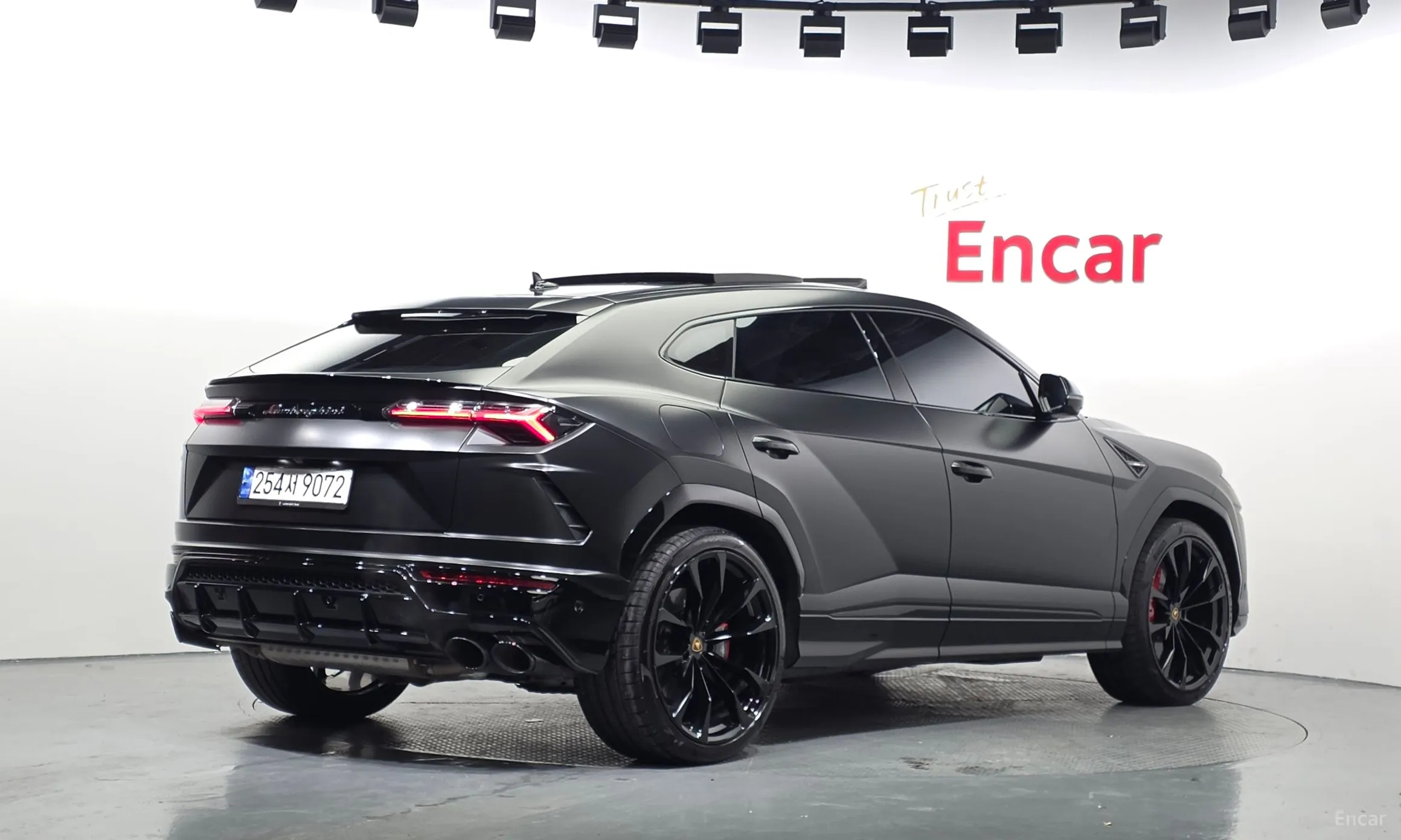 Lamborghini Urus превью 2