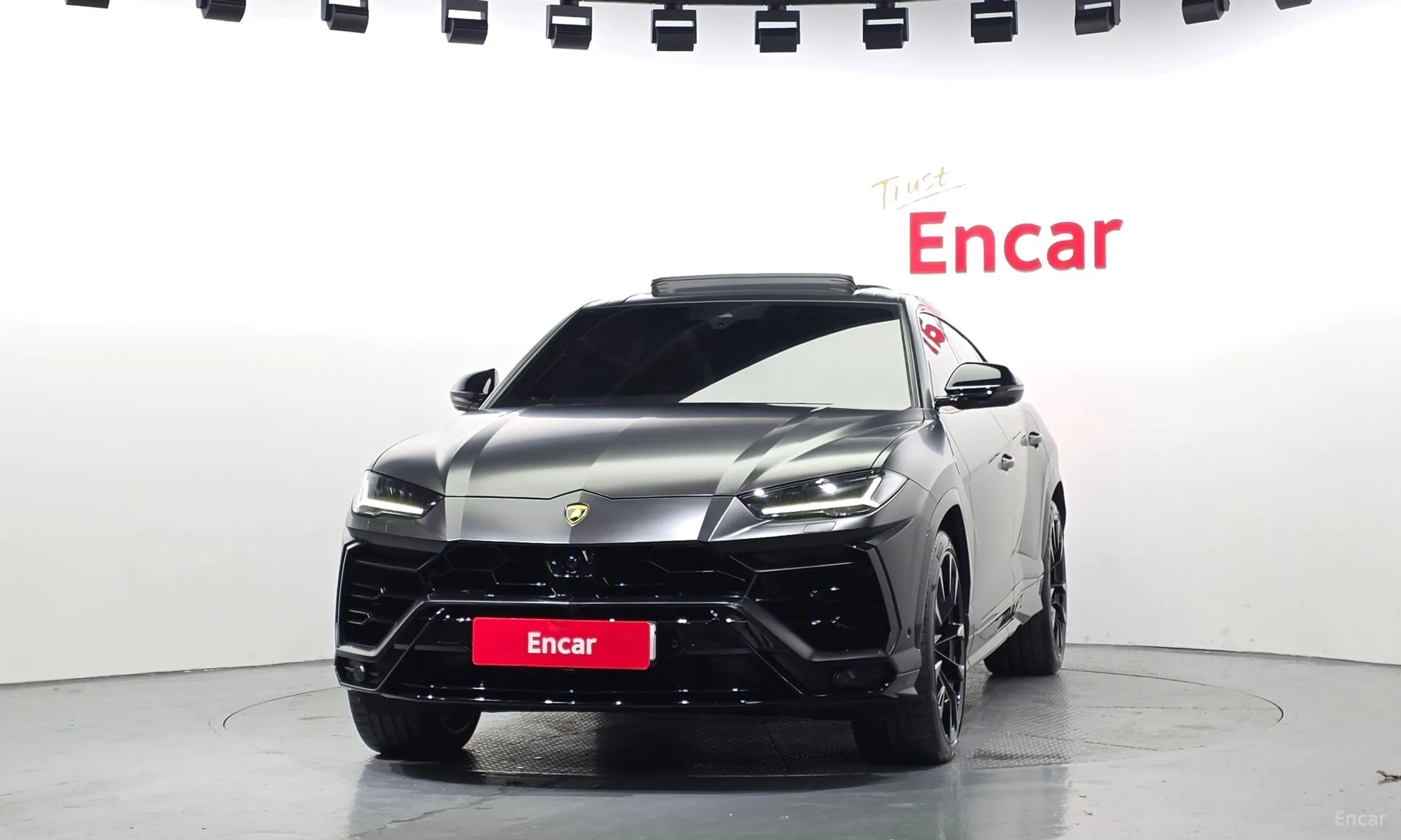 Lamborghini Urus превью 3
