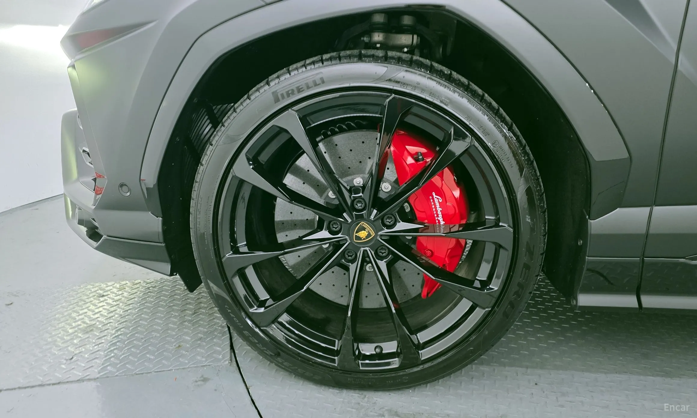 Lamborghini Urus превью 5