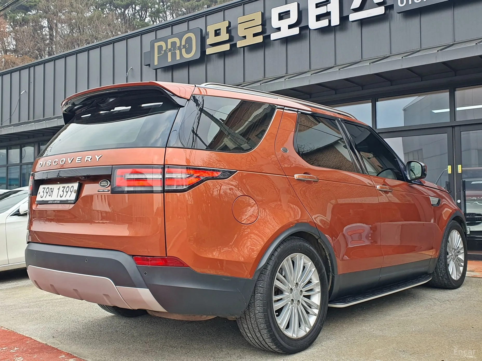 Land Rover Discovery 5 превью 3