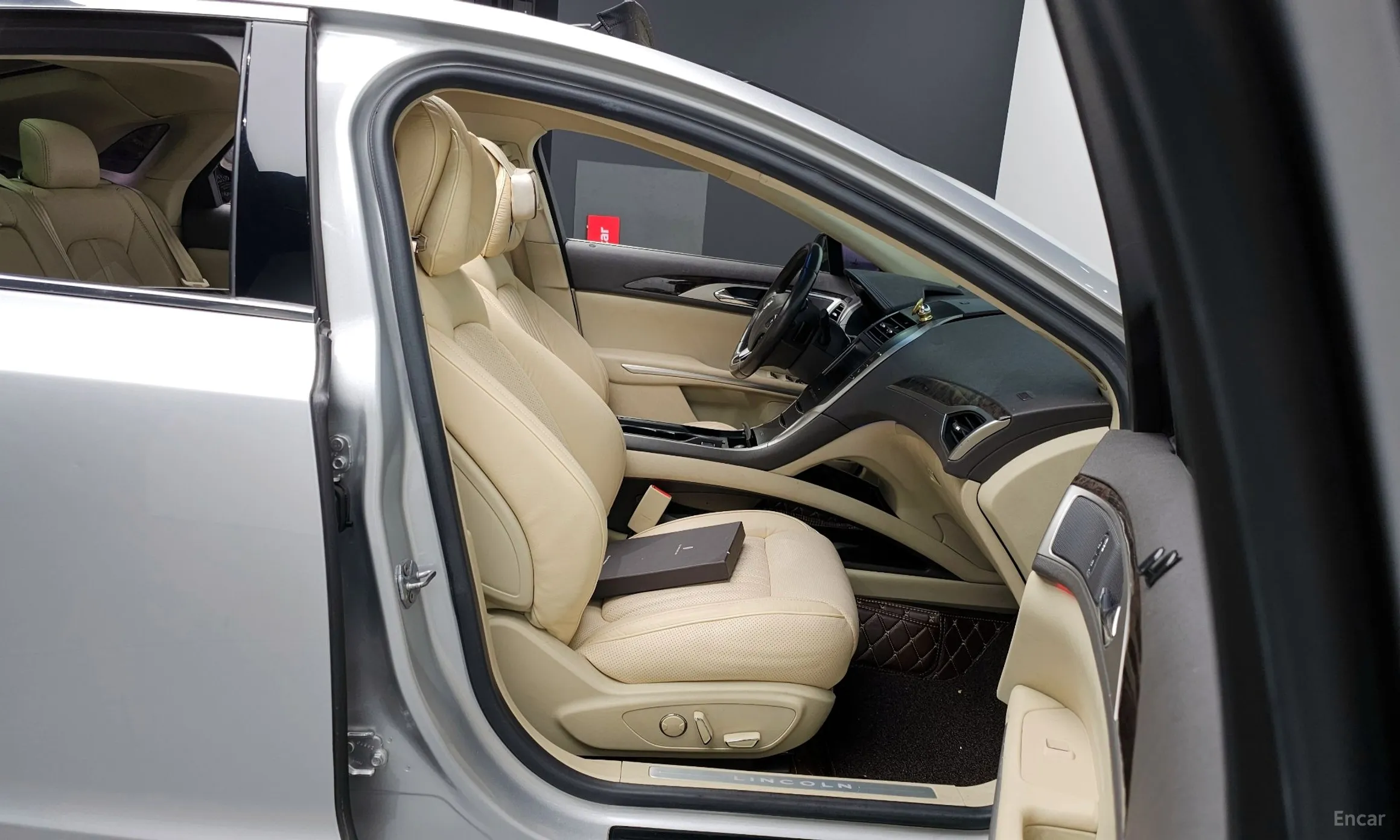 Lincoln New MKZ превью 11