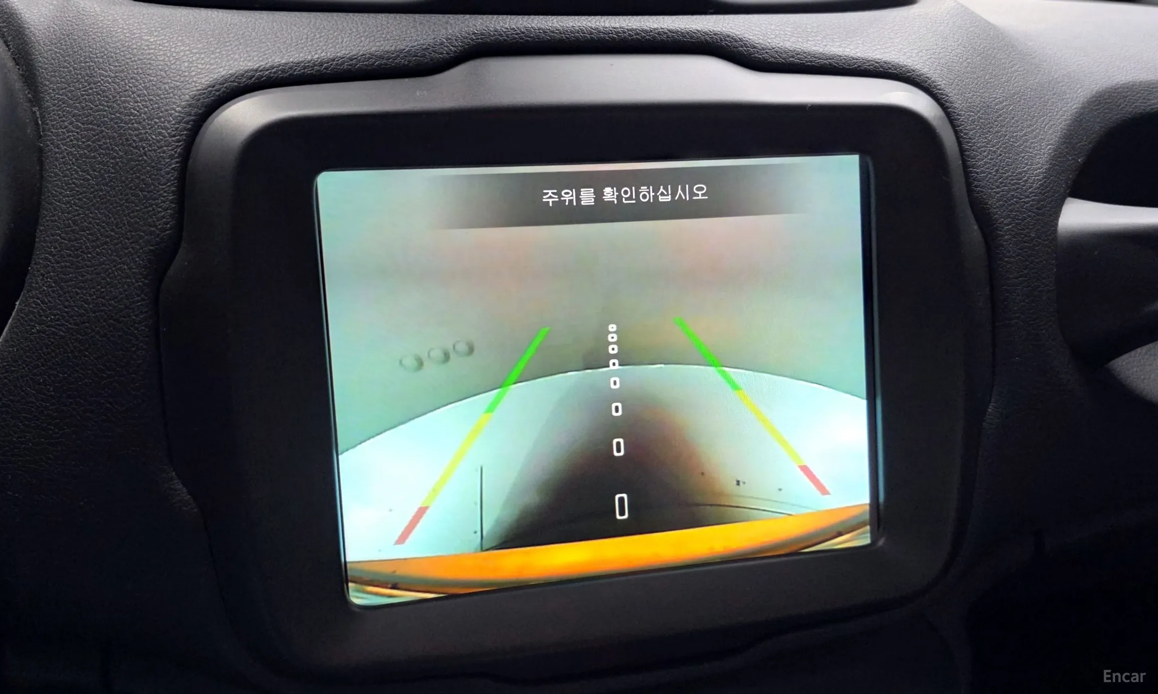 Jeep Renegade превью 15