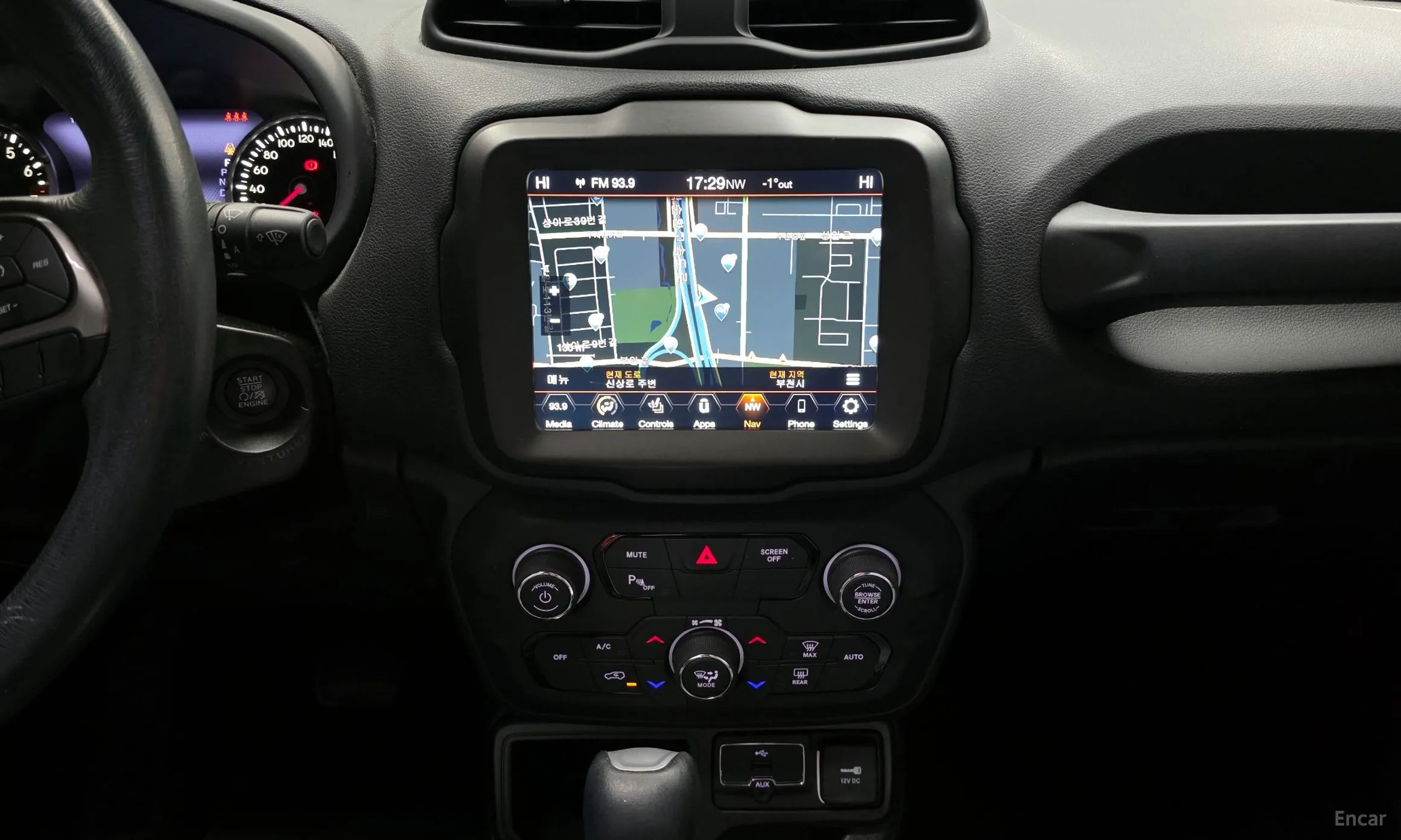 Jeep Renegade превью 16