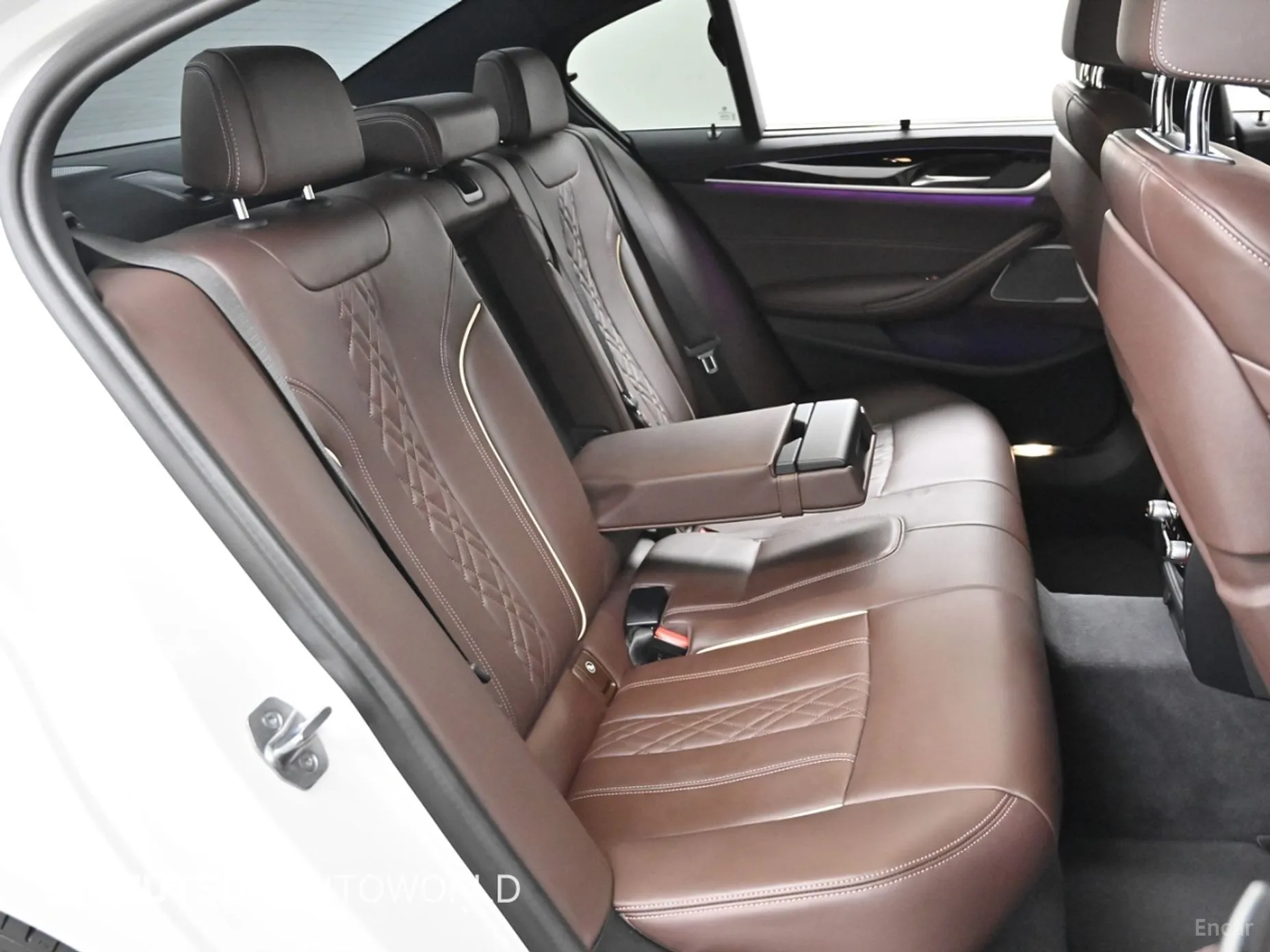BMW 5 Series (G30) превью 12