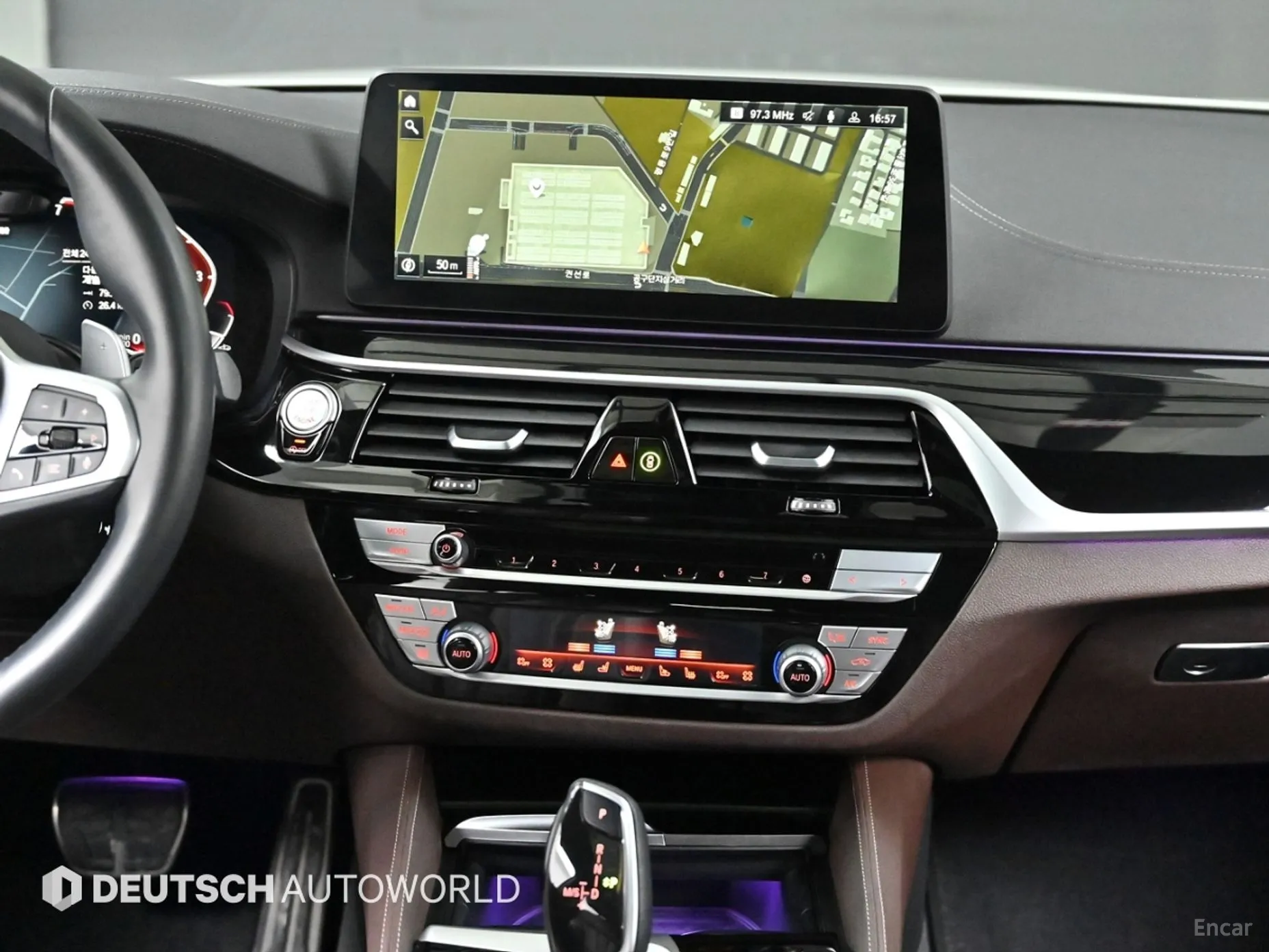 BMW 5 Series (G30) превью 14