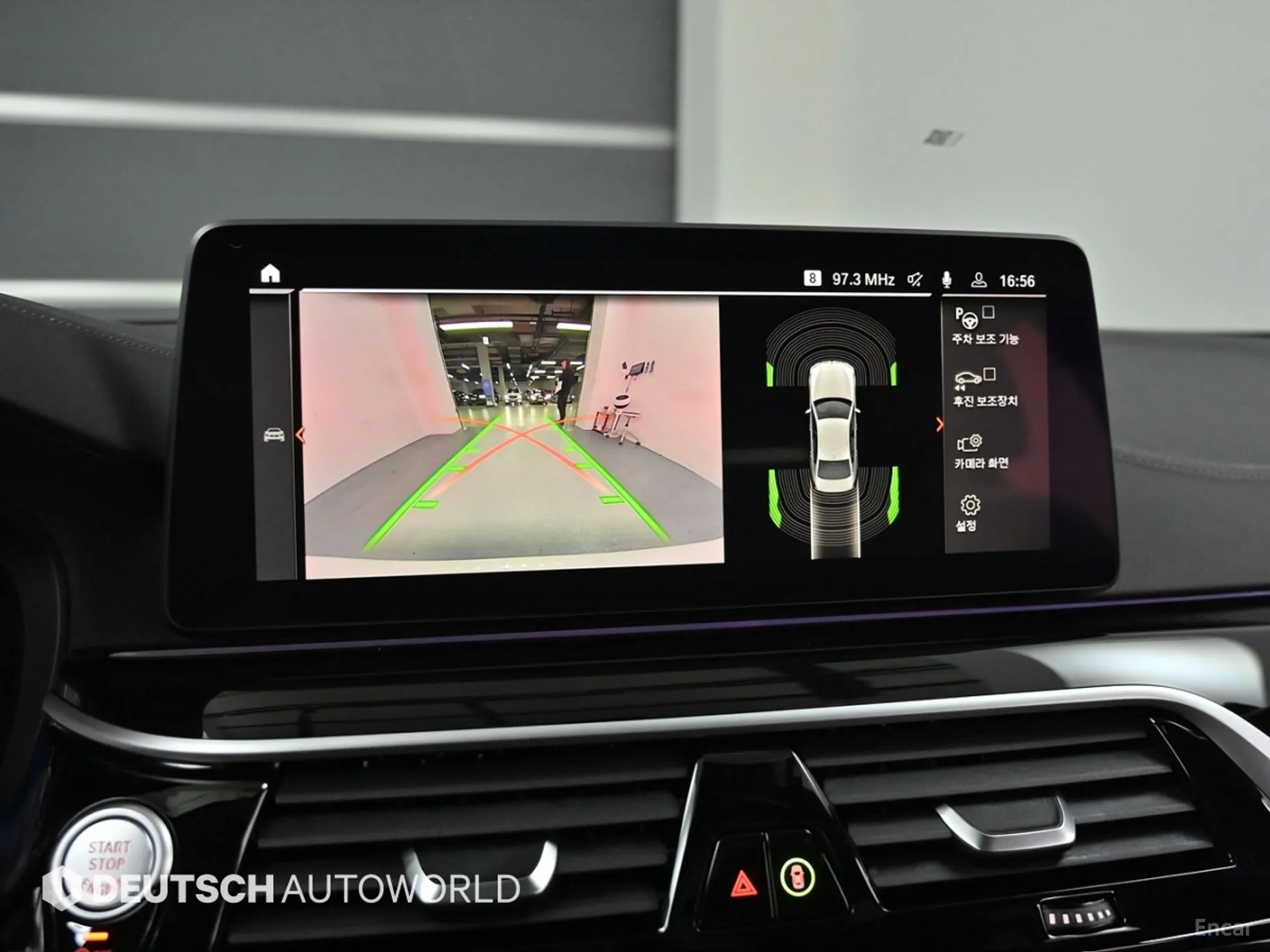 BMW 5 Series (G30) превью 15