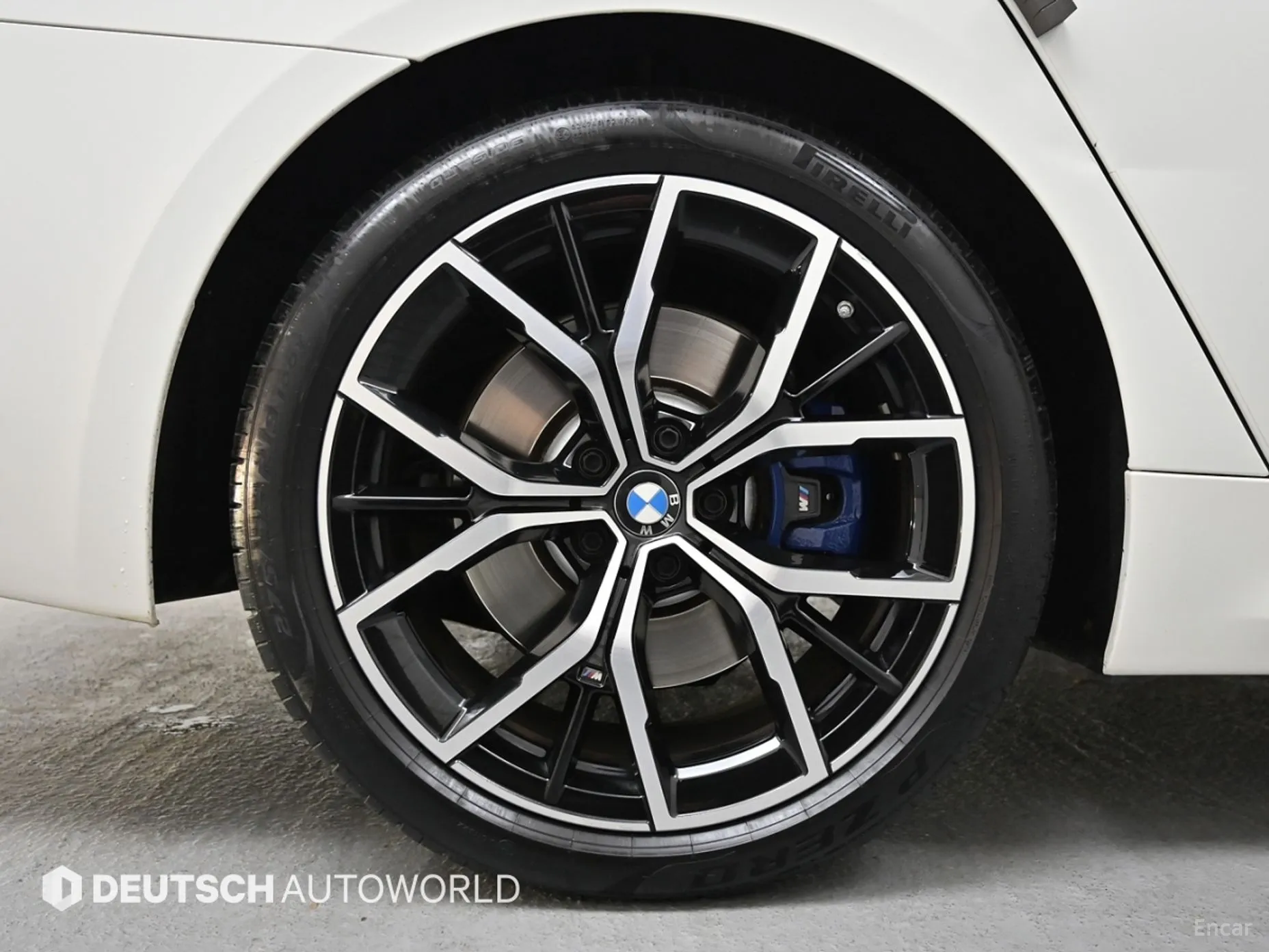 BMW 5 Series (G30) превью 5