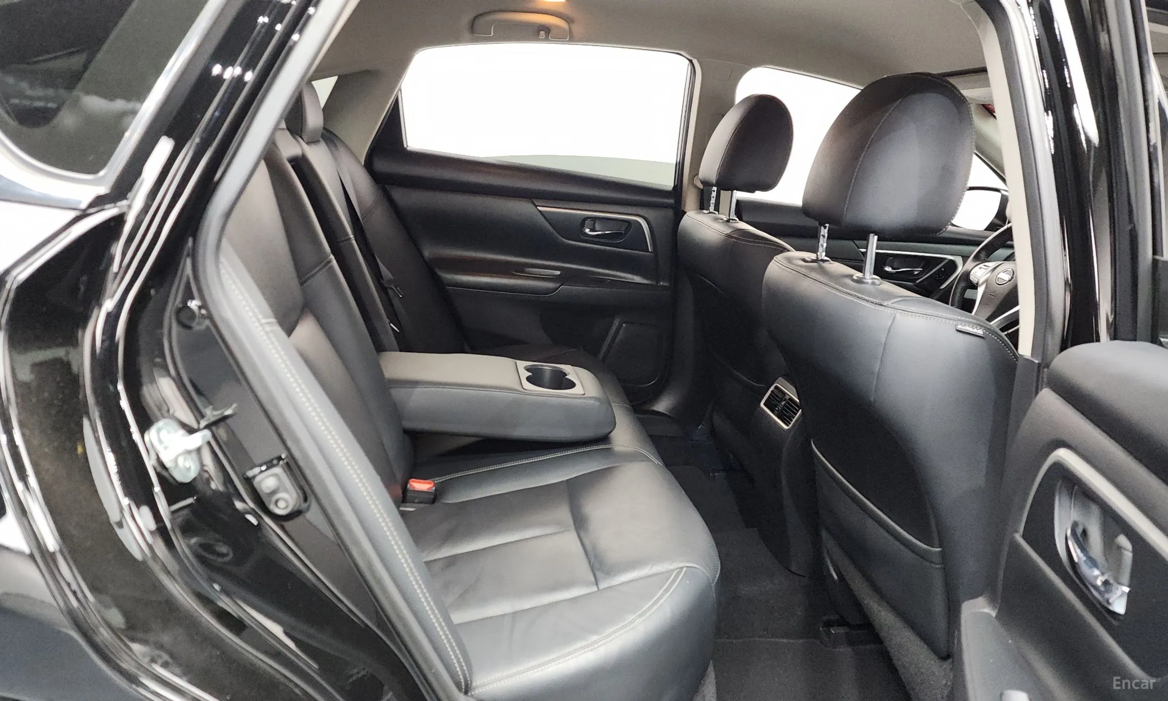 Nissan Altima превью 12