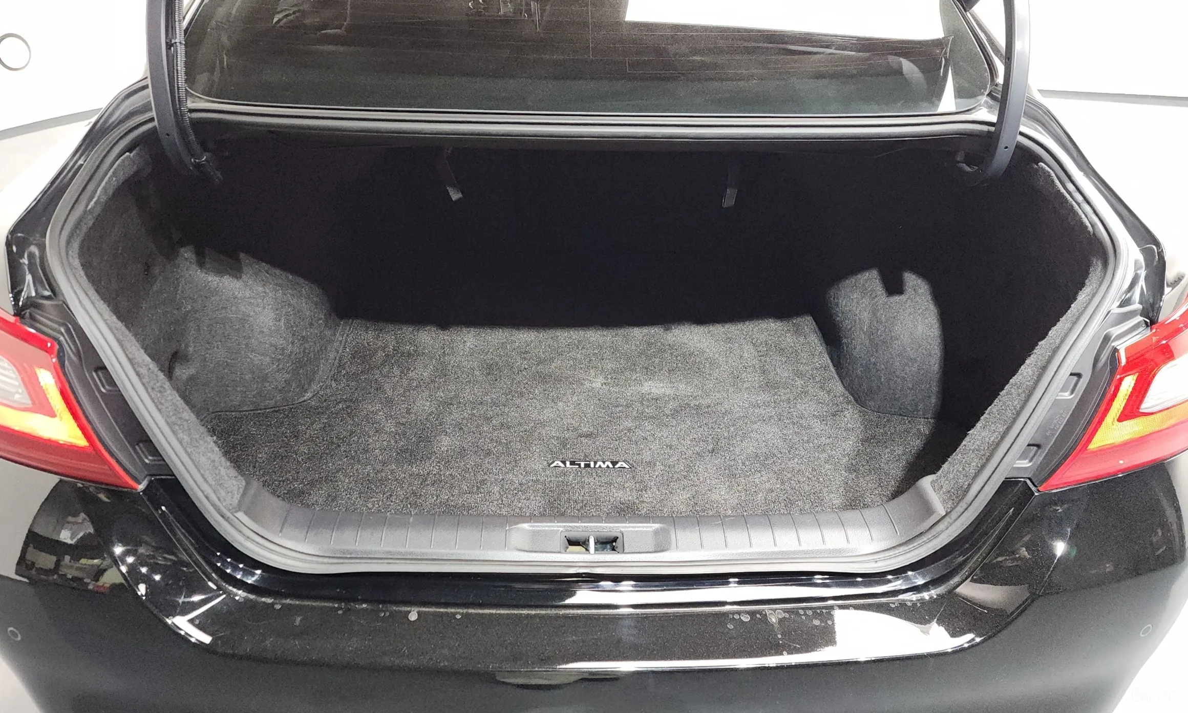 Nissan Altima превью 20