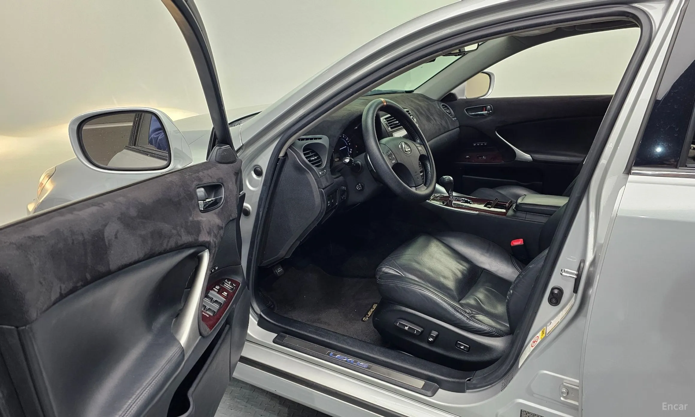 Lexus IS250 превью 10