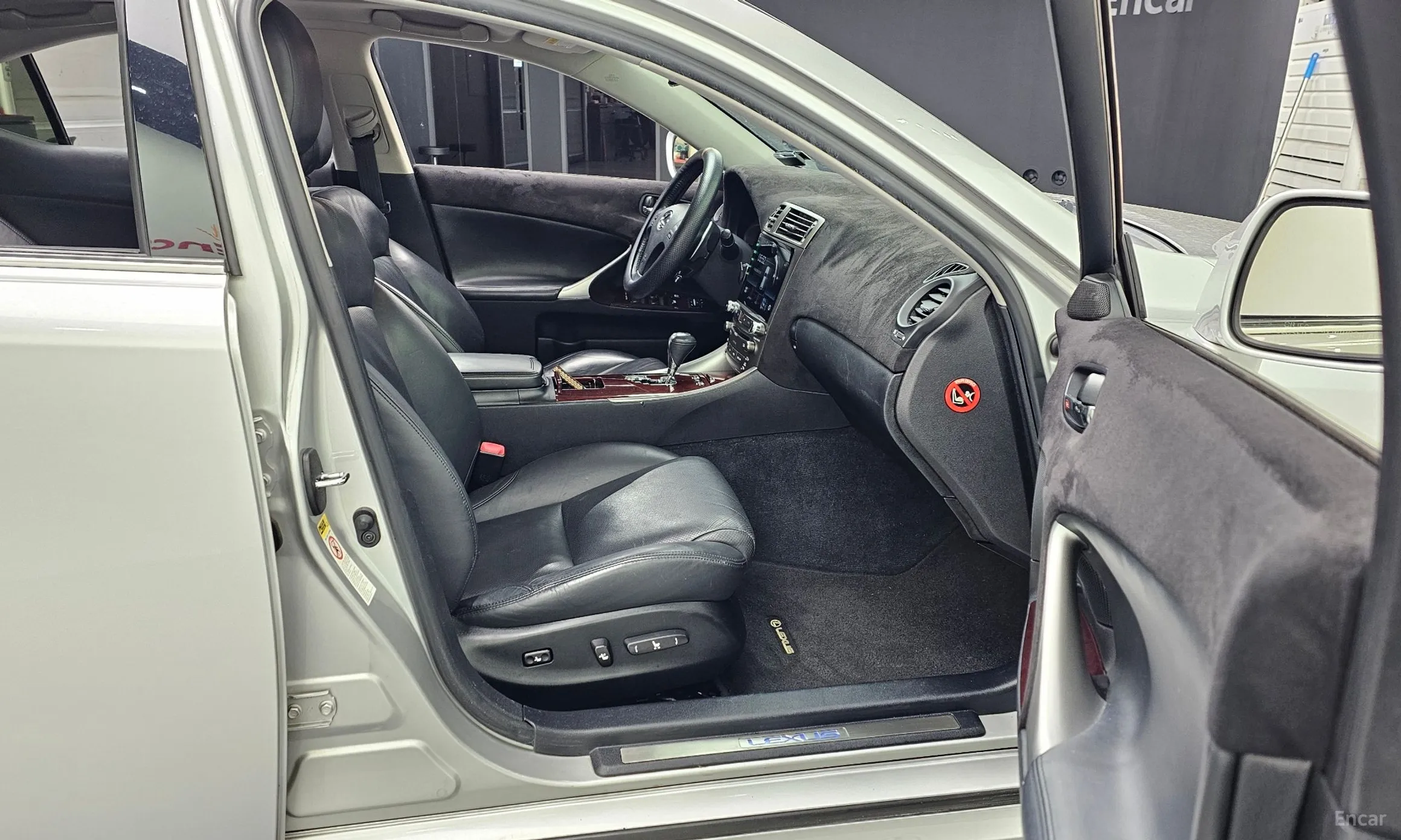 Lexus IS250 превью 11
