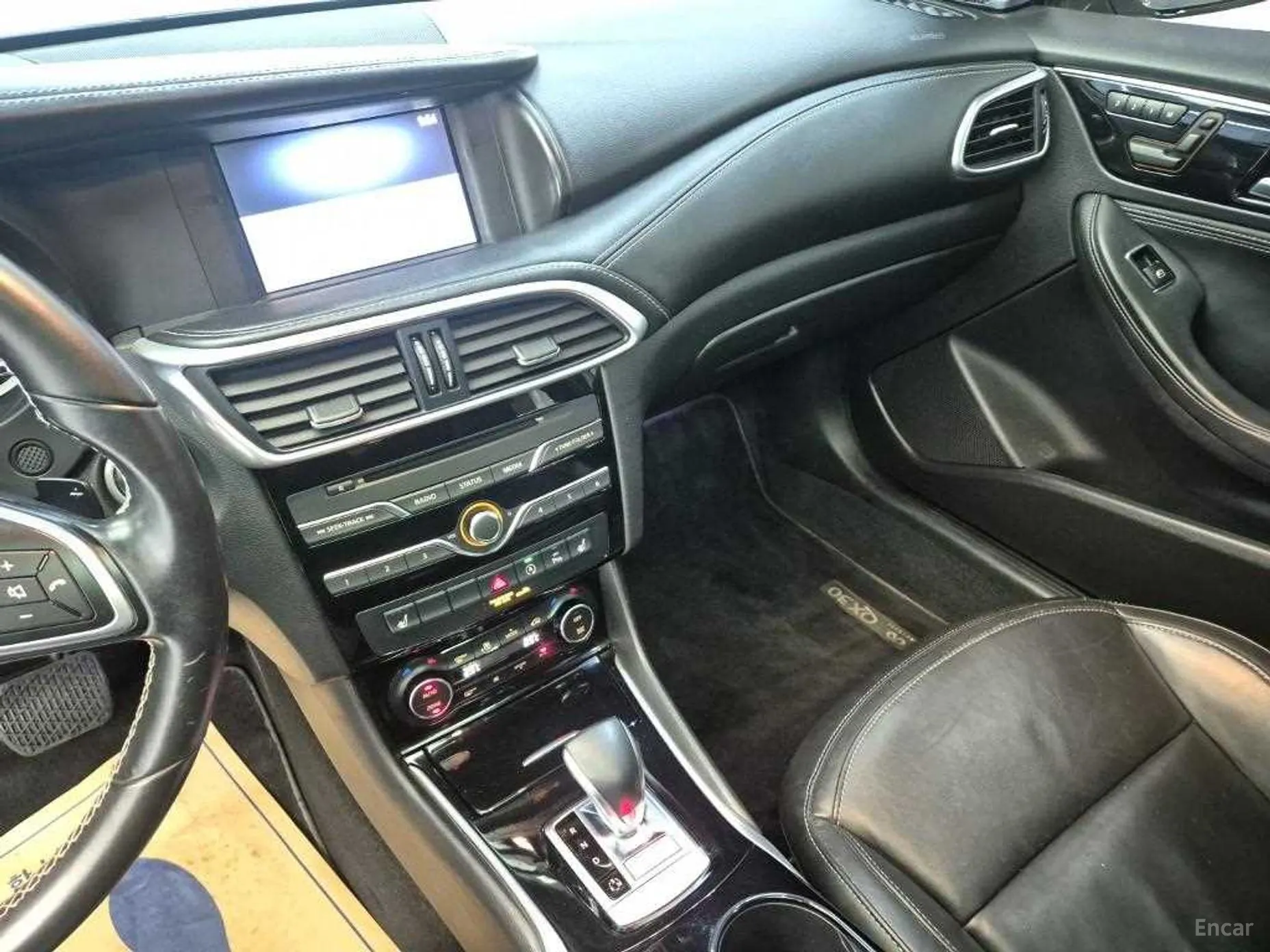 Infiniti QX30 превью 10