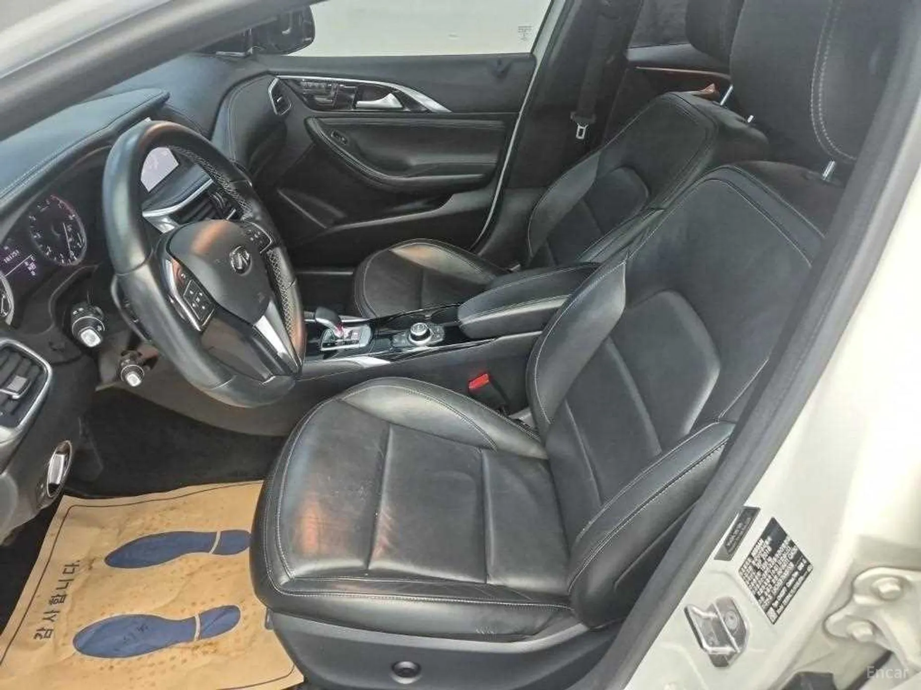 Infiniti QX30 превью 11