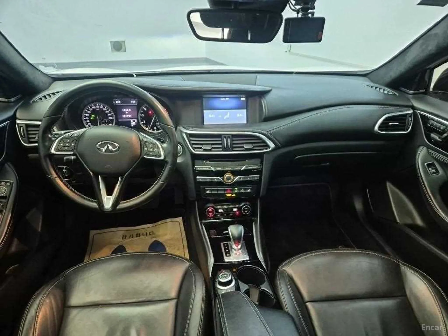 Infiniti QX30 превью 7
