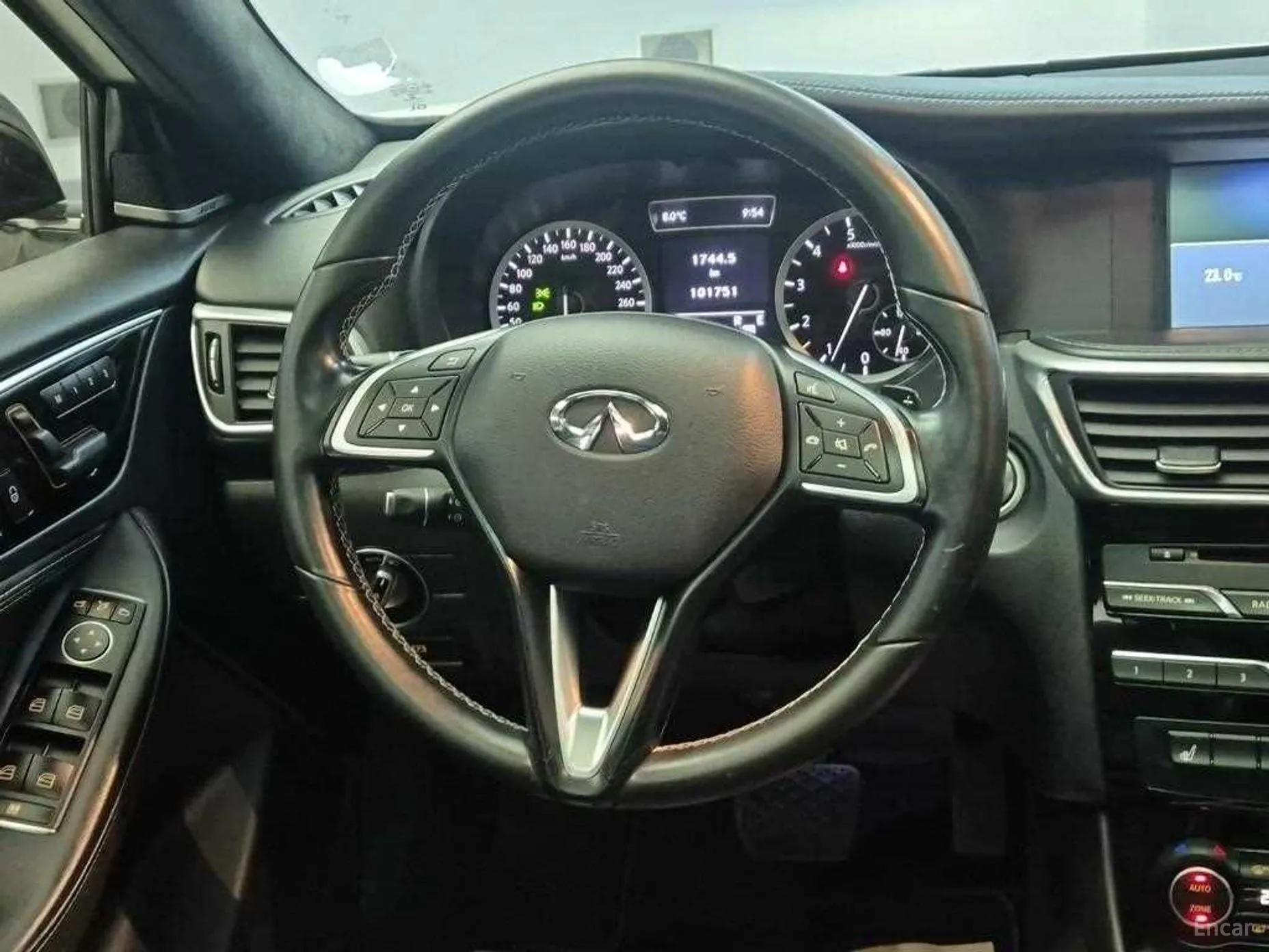 Infiniti QX30 превью 9