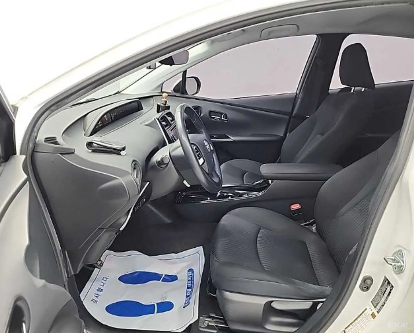 Toyota Prius 4th Generation превью 11