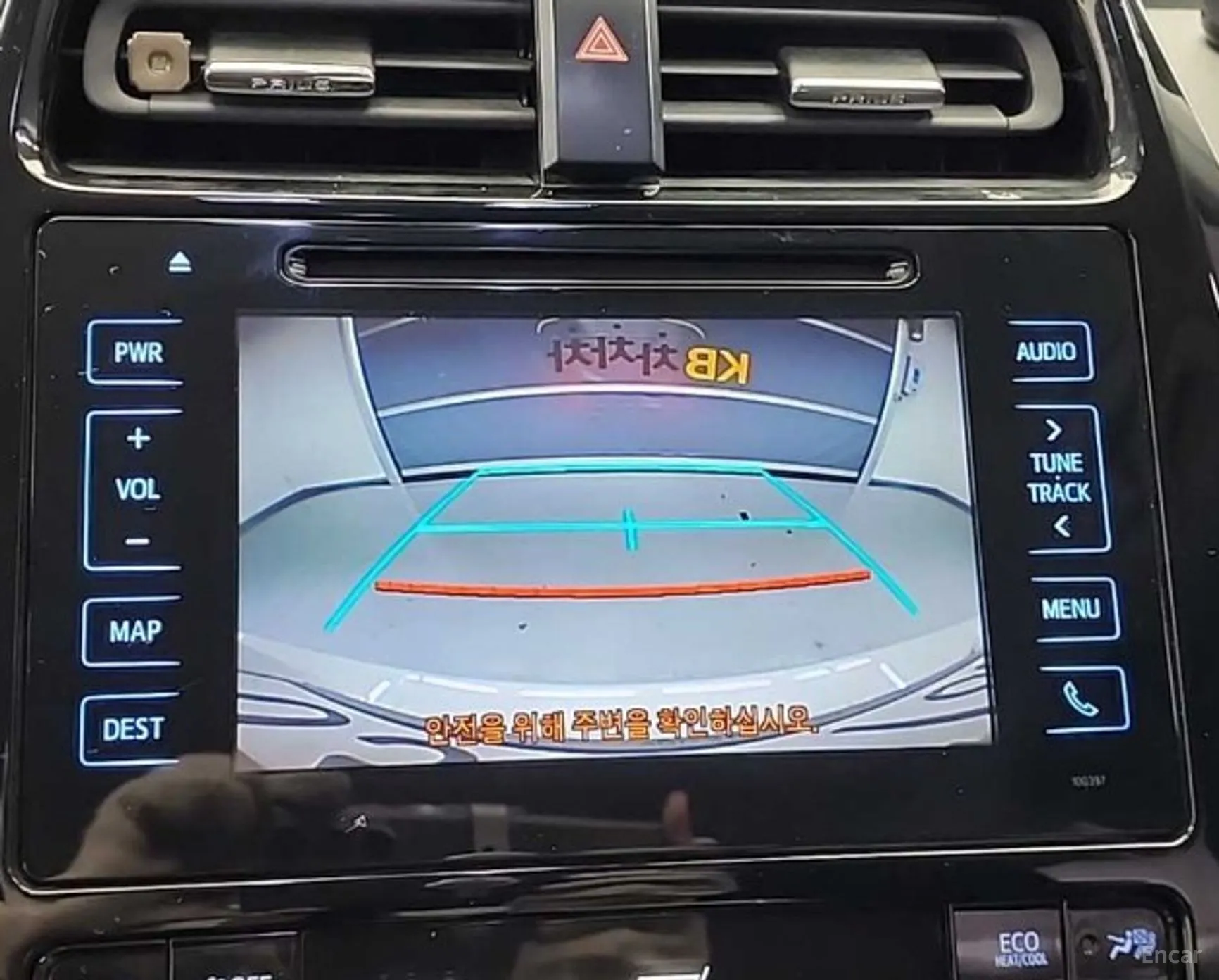 Toyota Prius 4th Generation превью 14