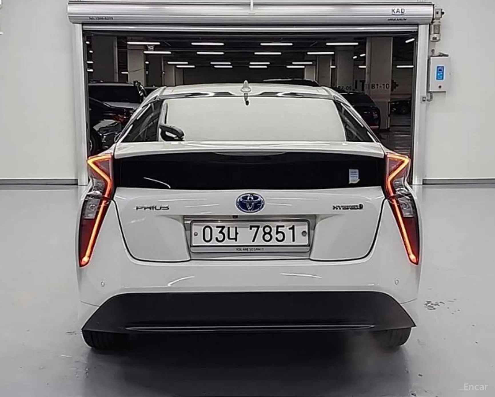 Toyota Prius 4th Generation превью 3