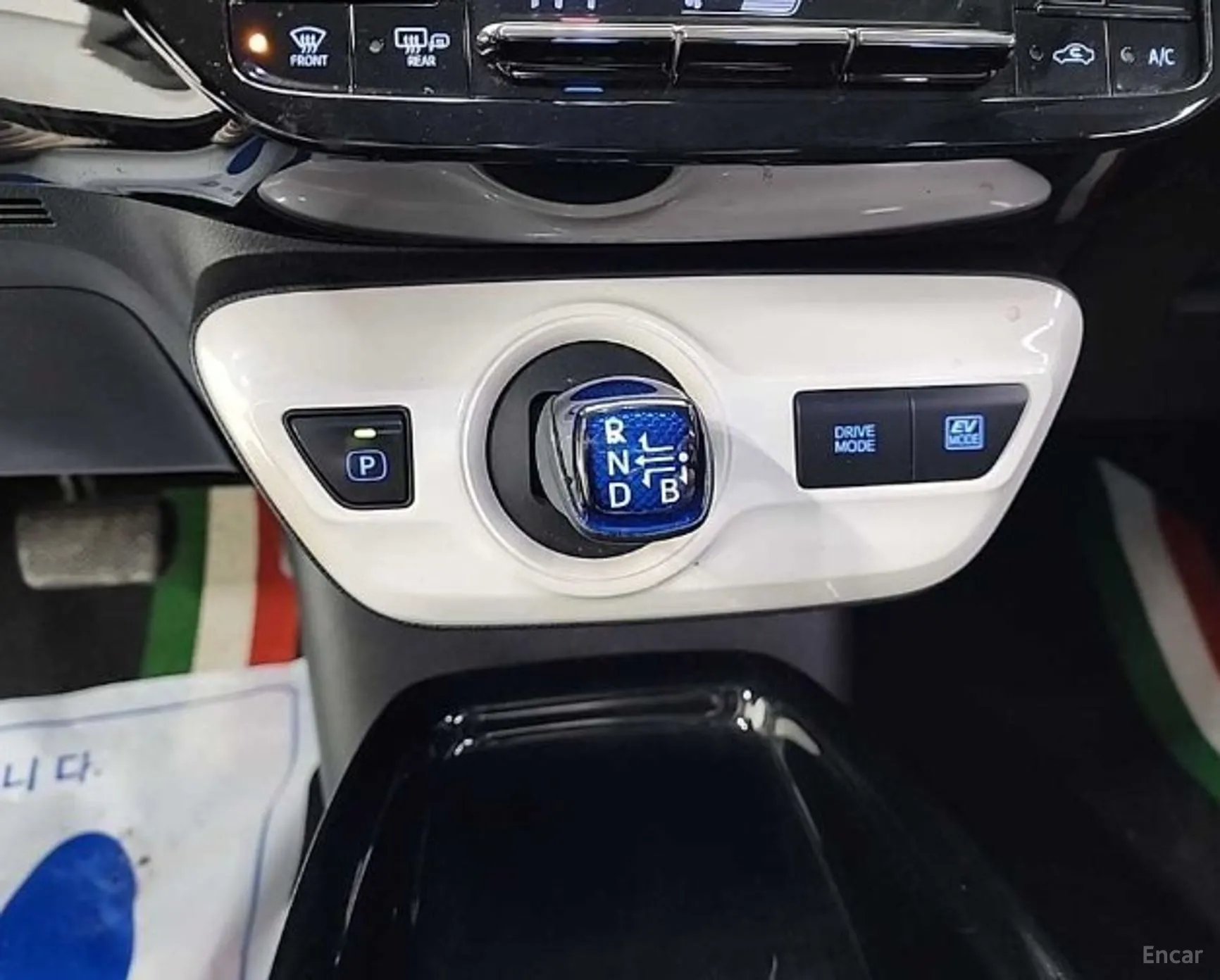Toyota Prius 4th Generation превью 8