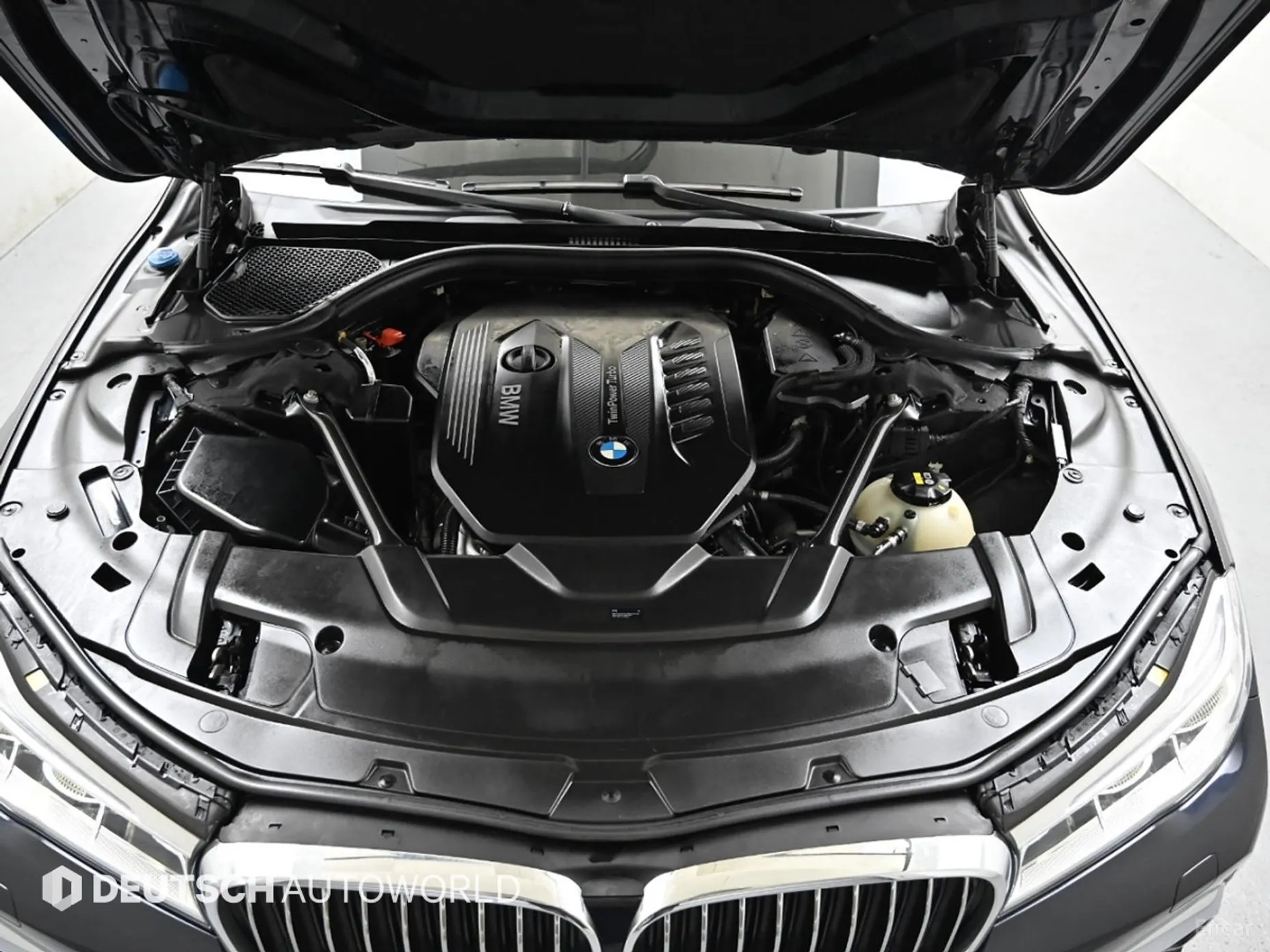 BMW 7 Series (G11) превью 6