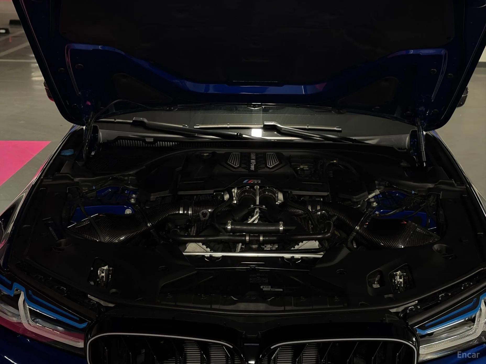 BMW M5 (F90) превью 14