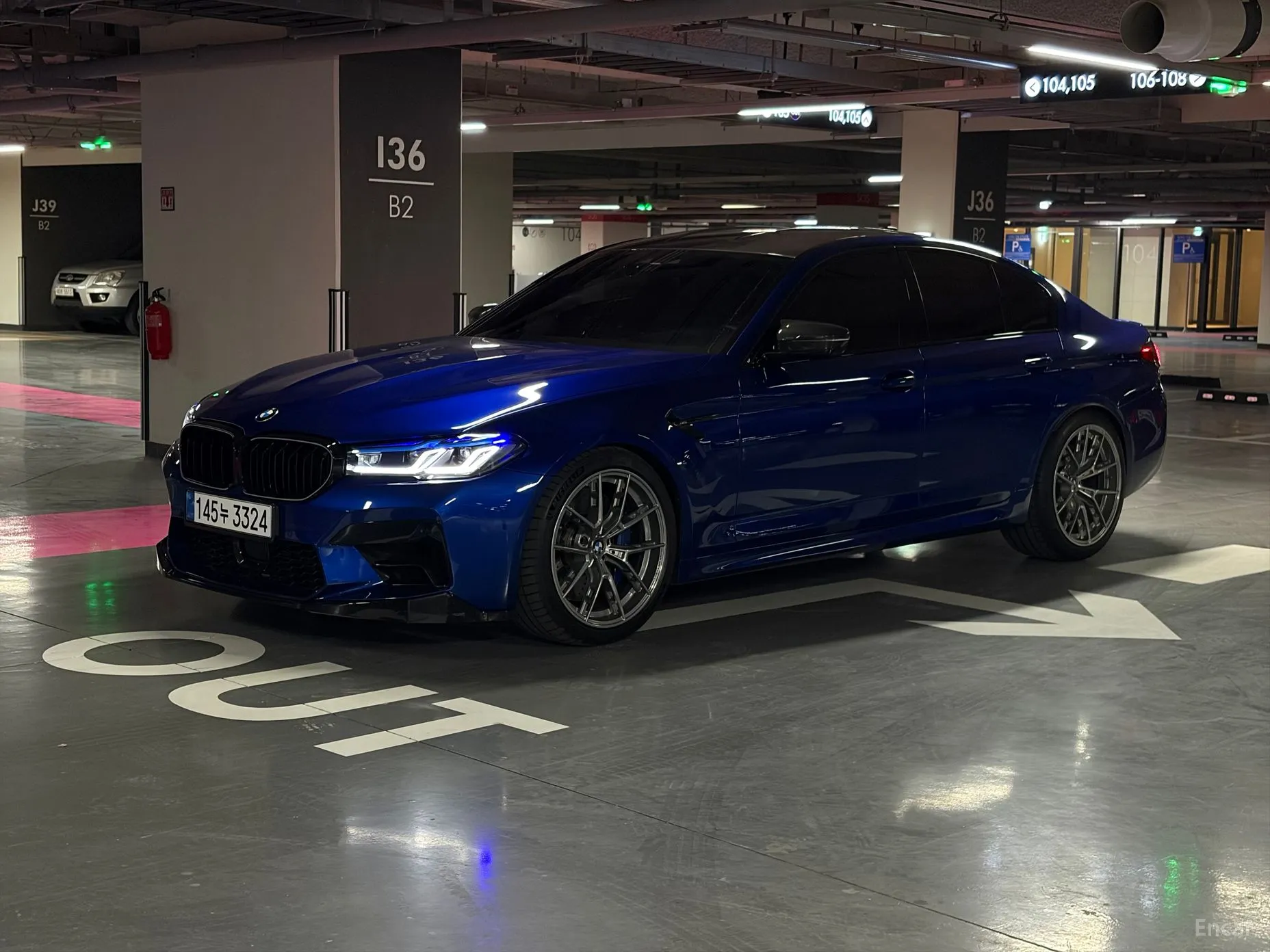 BMW M5 (F90)