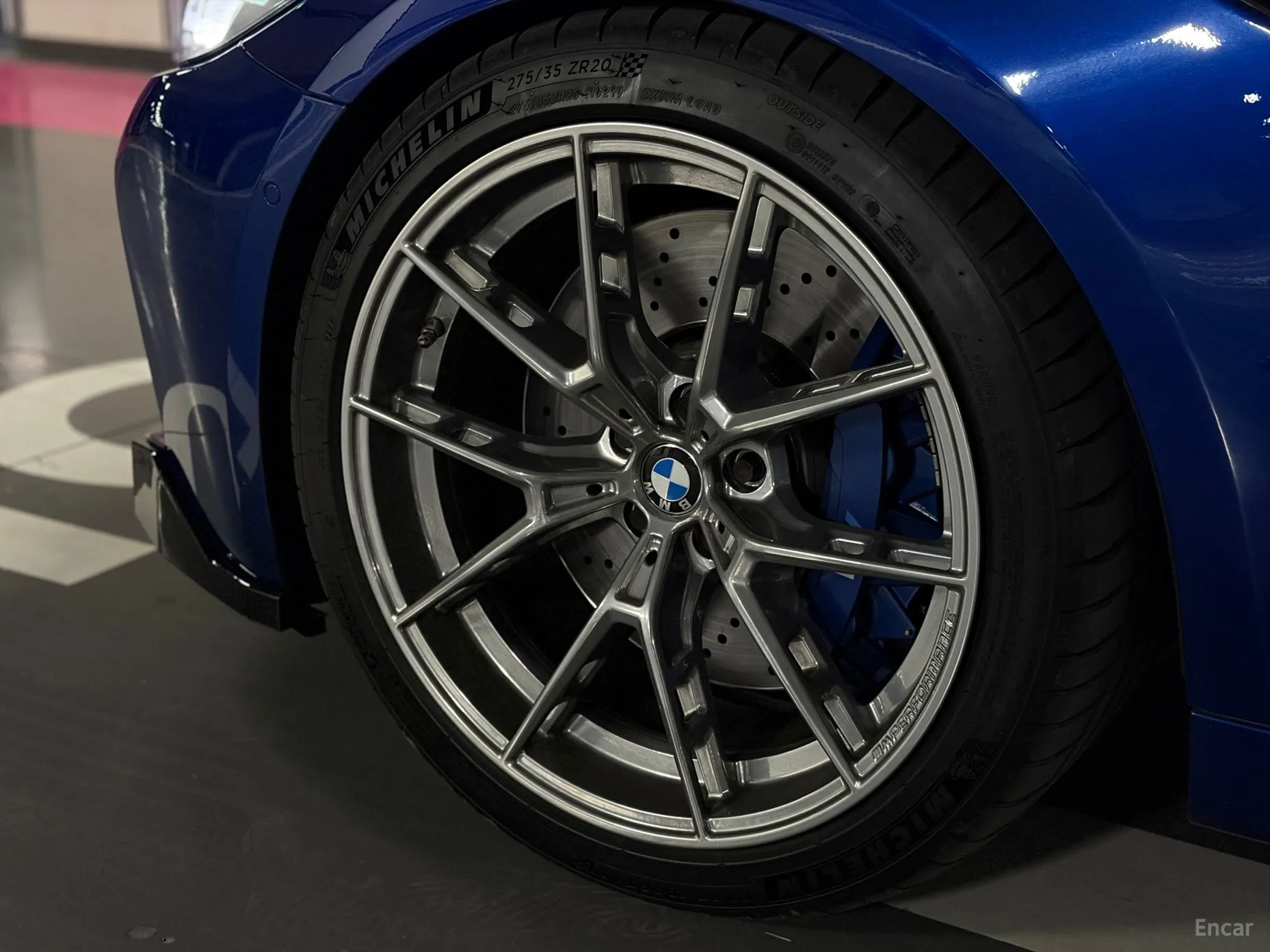 BMW M5 (F90) превью 19
