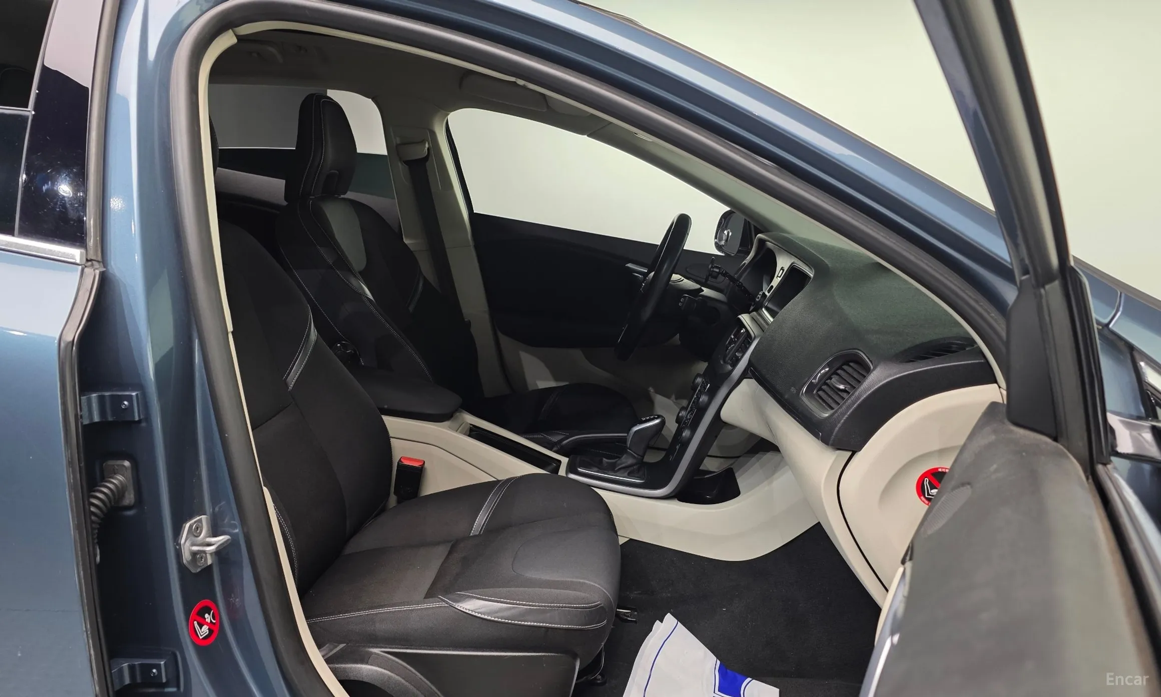 Volvo V40 превью 10