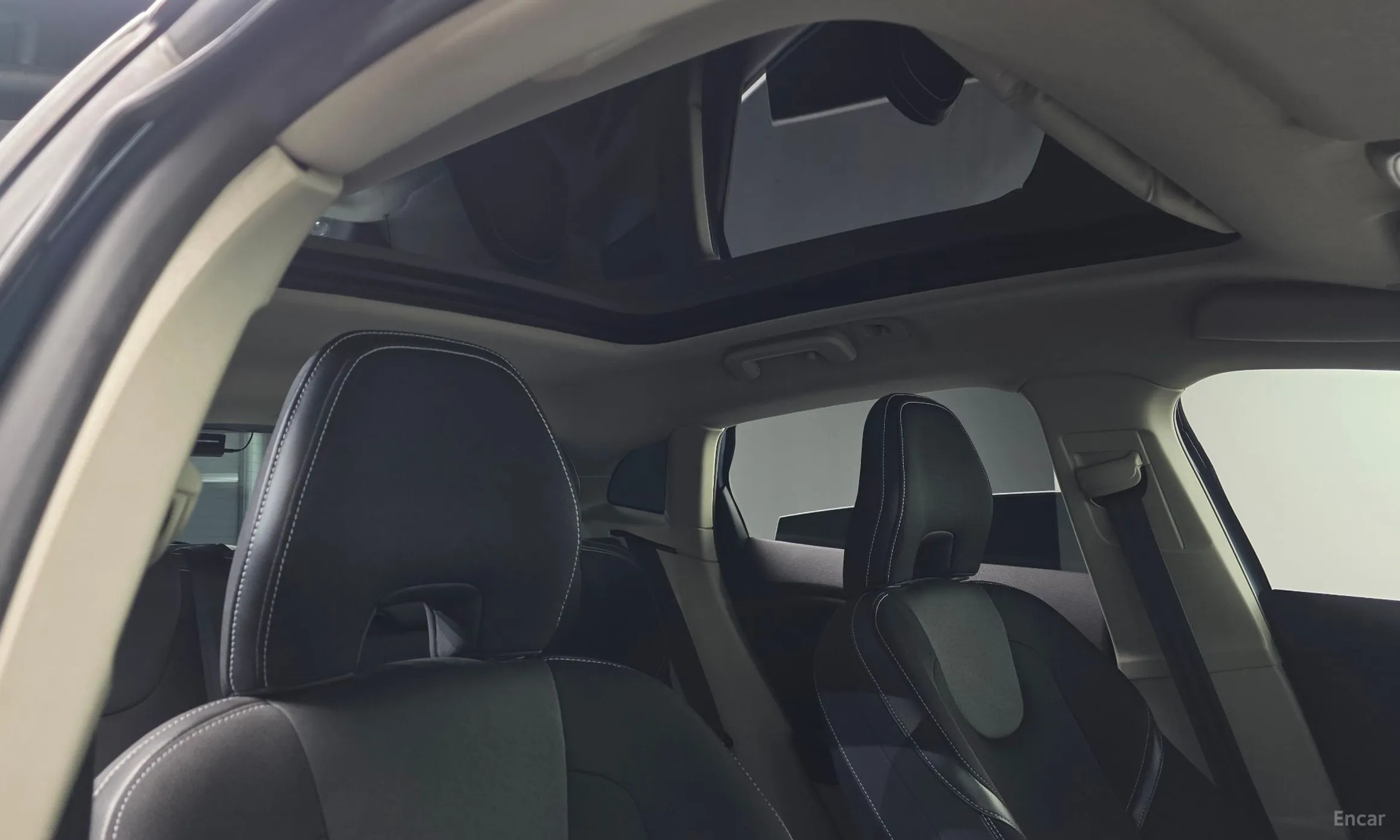 Volvo V40 превью 17
