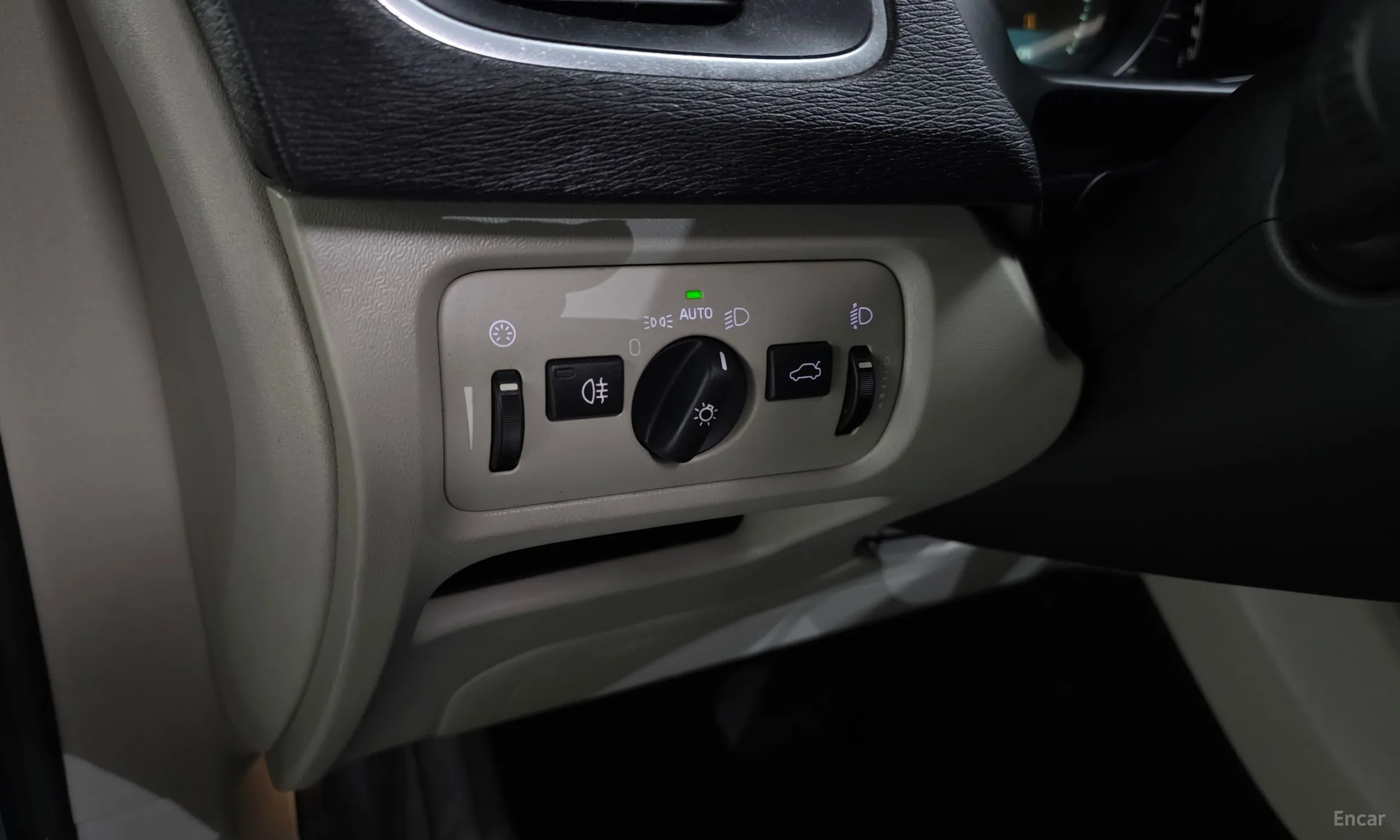 Volvo V40 превью 18