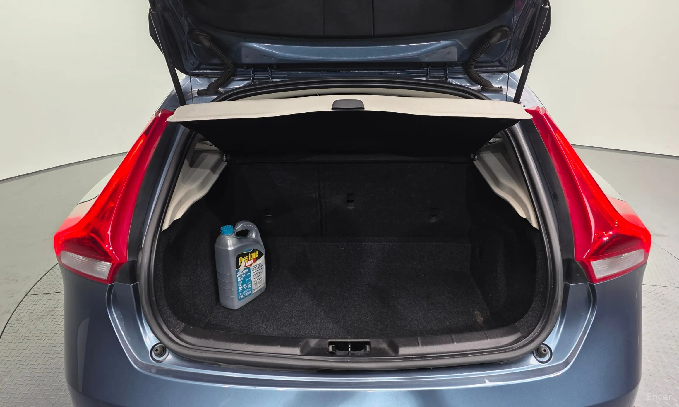 Volvo V40 превью 20