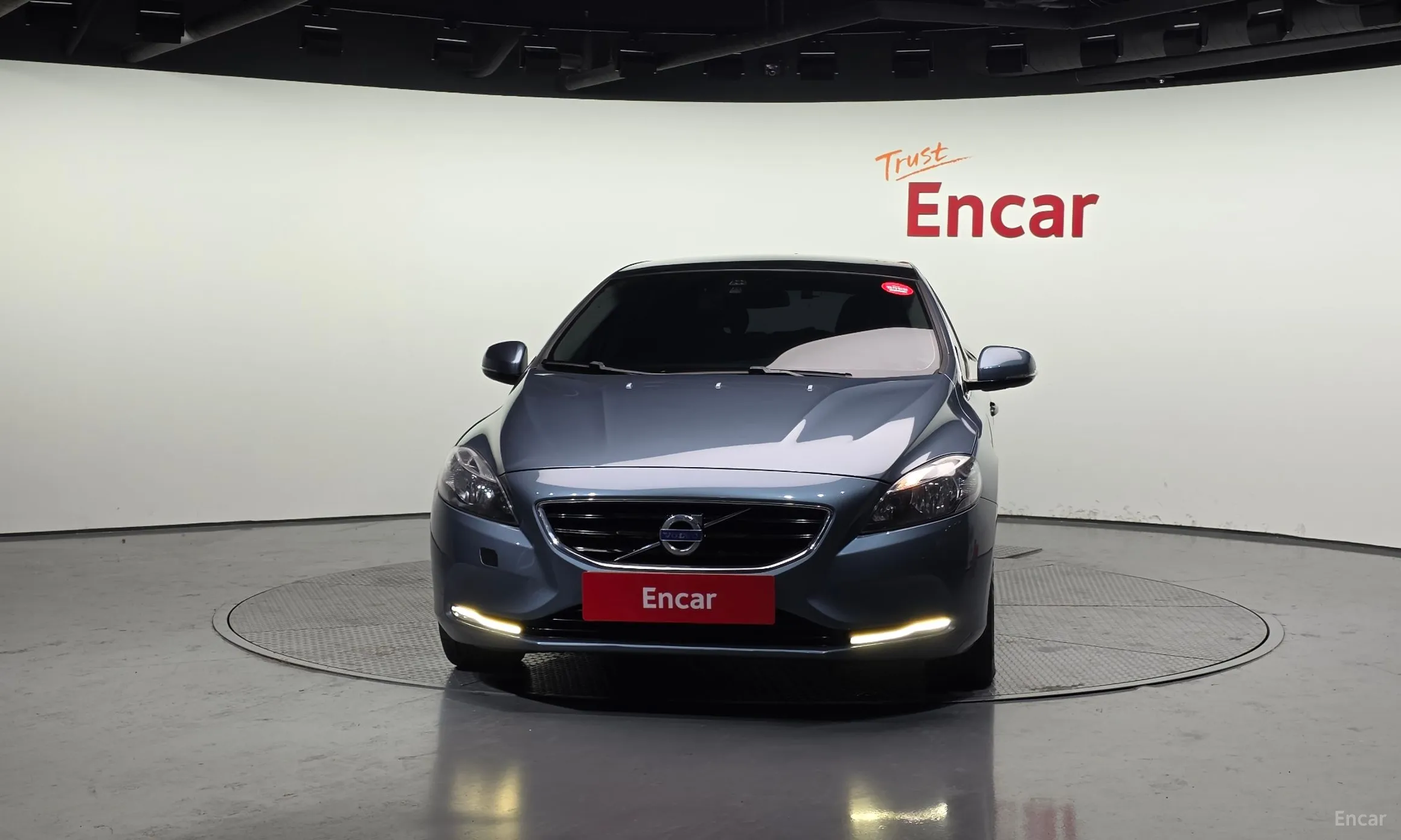 Volvo V40 превью 3