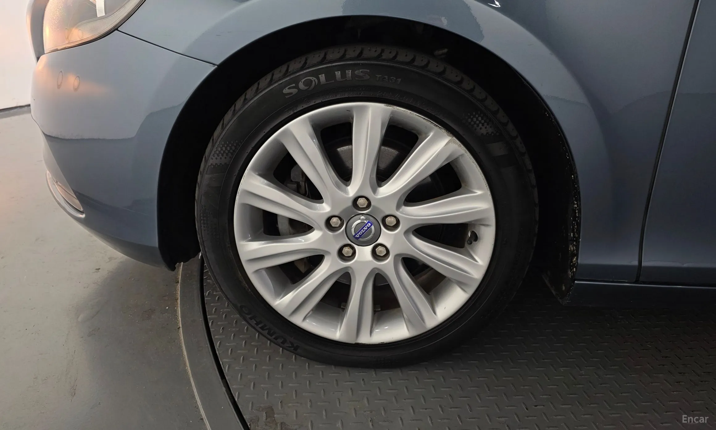 Volvo V40 превью 5