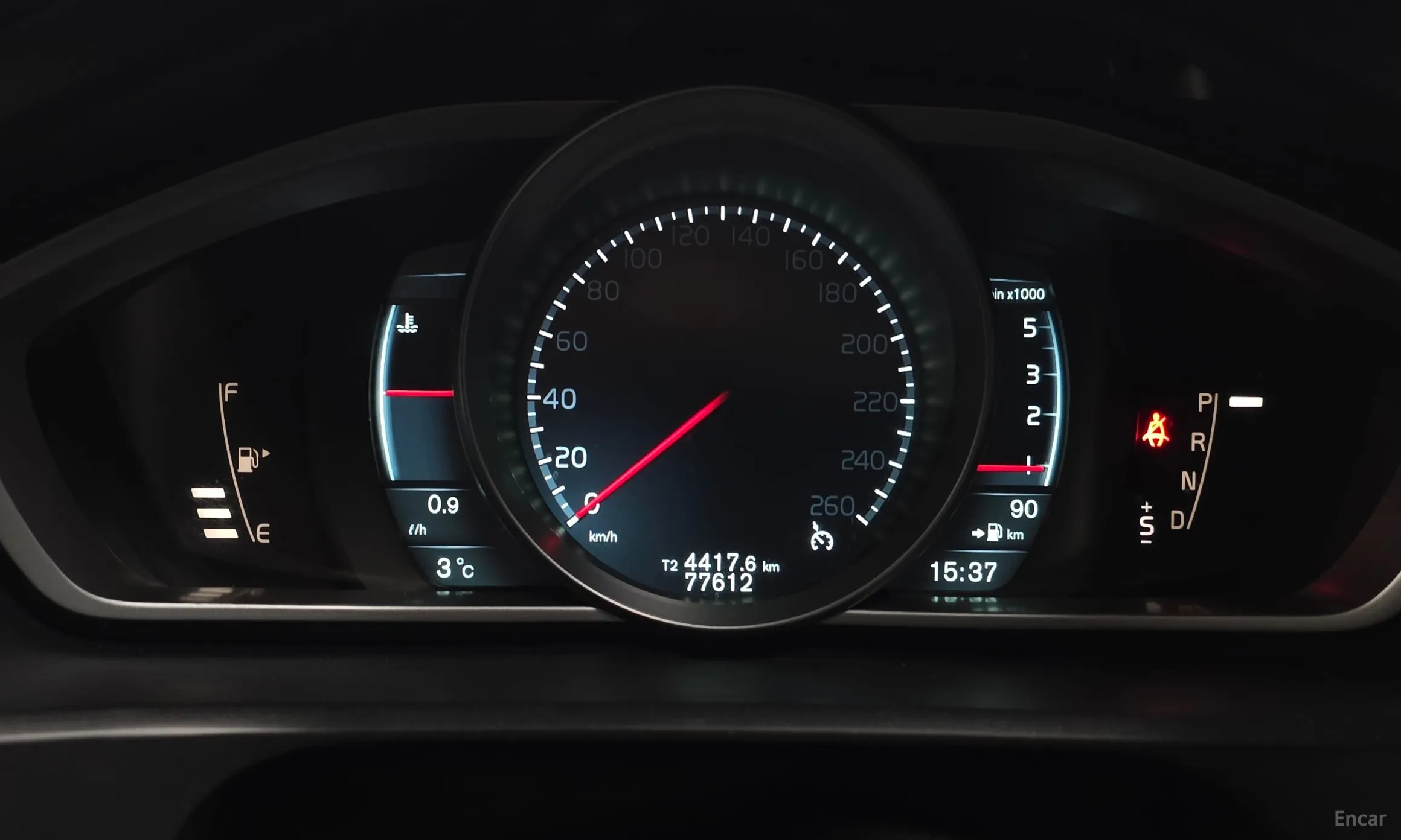 Volvo V40 превью 8