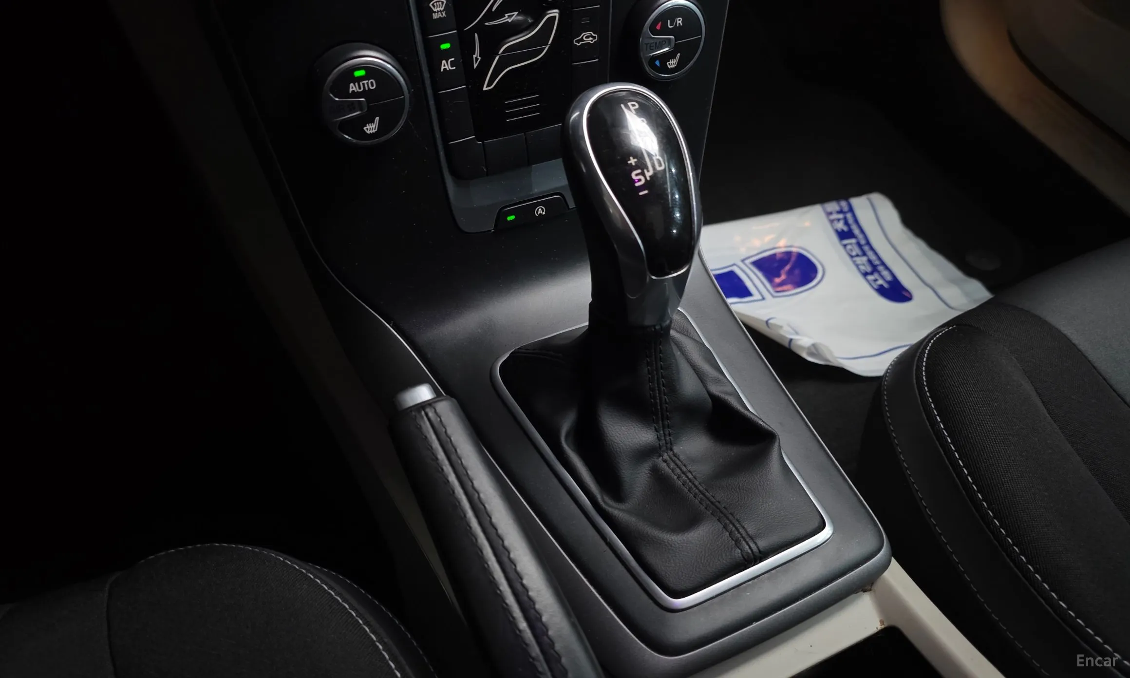 Volvo V40 превью 9