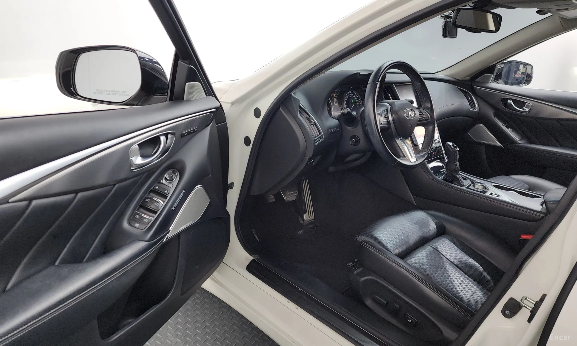 Infiniti Q50 превью 10