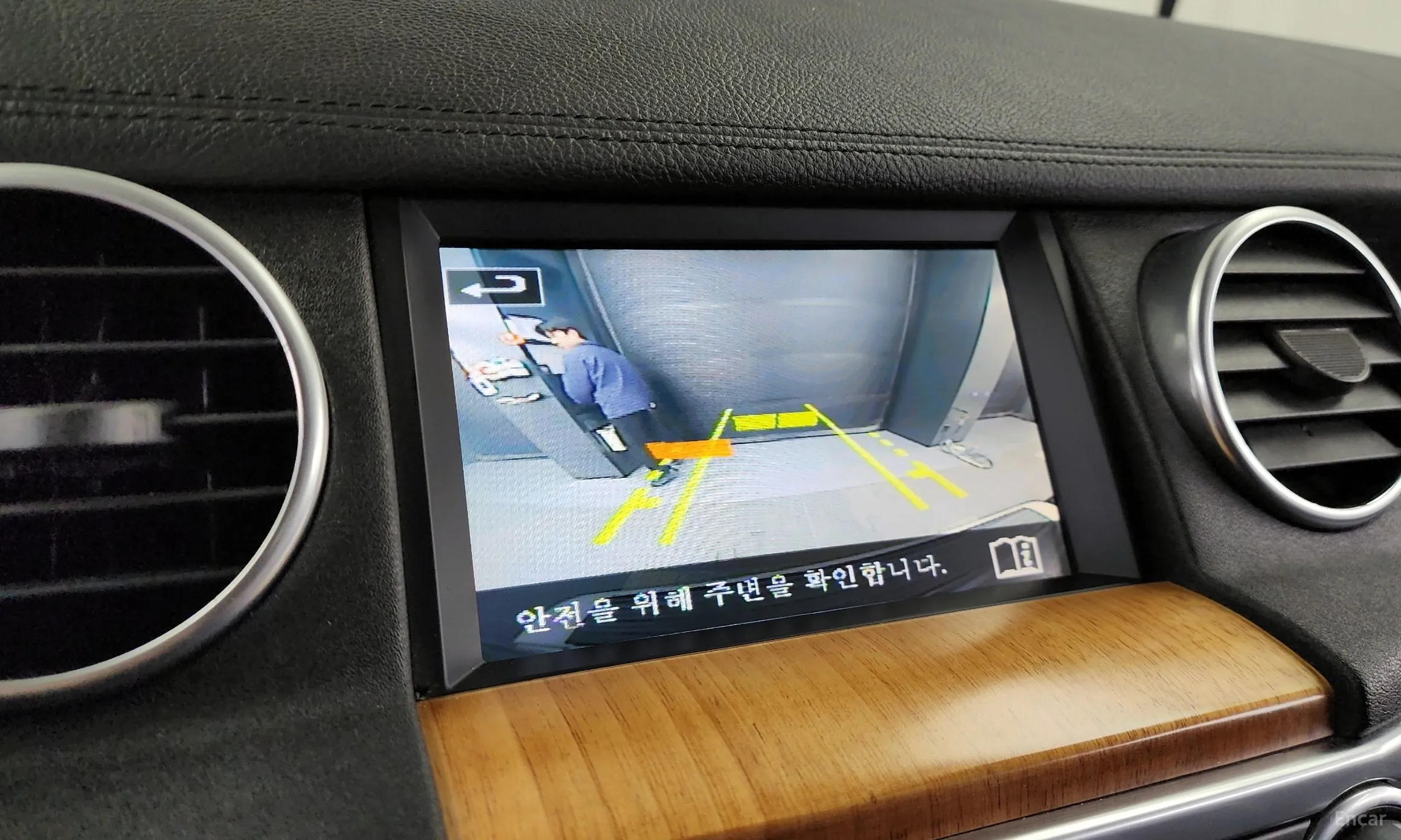 Land Rover Discovery 4 превью 15