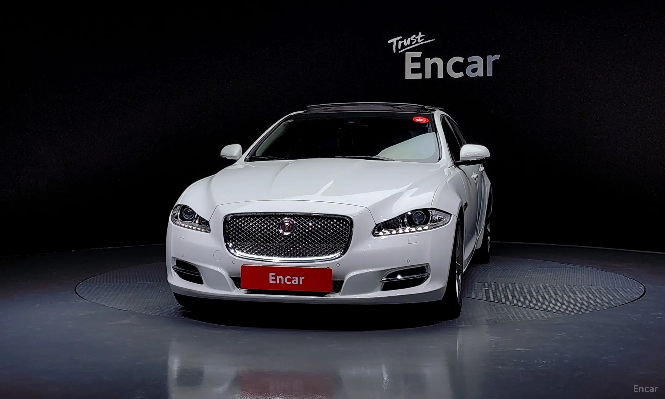 Jaguar All New XJ превью 3
