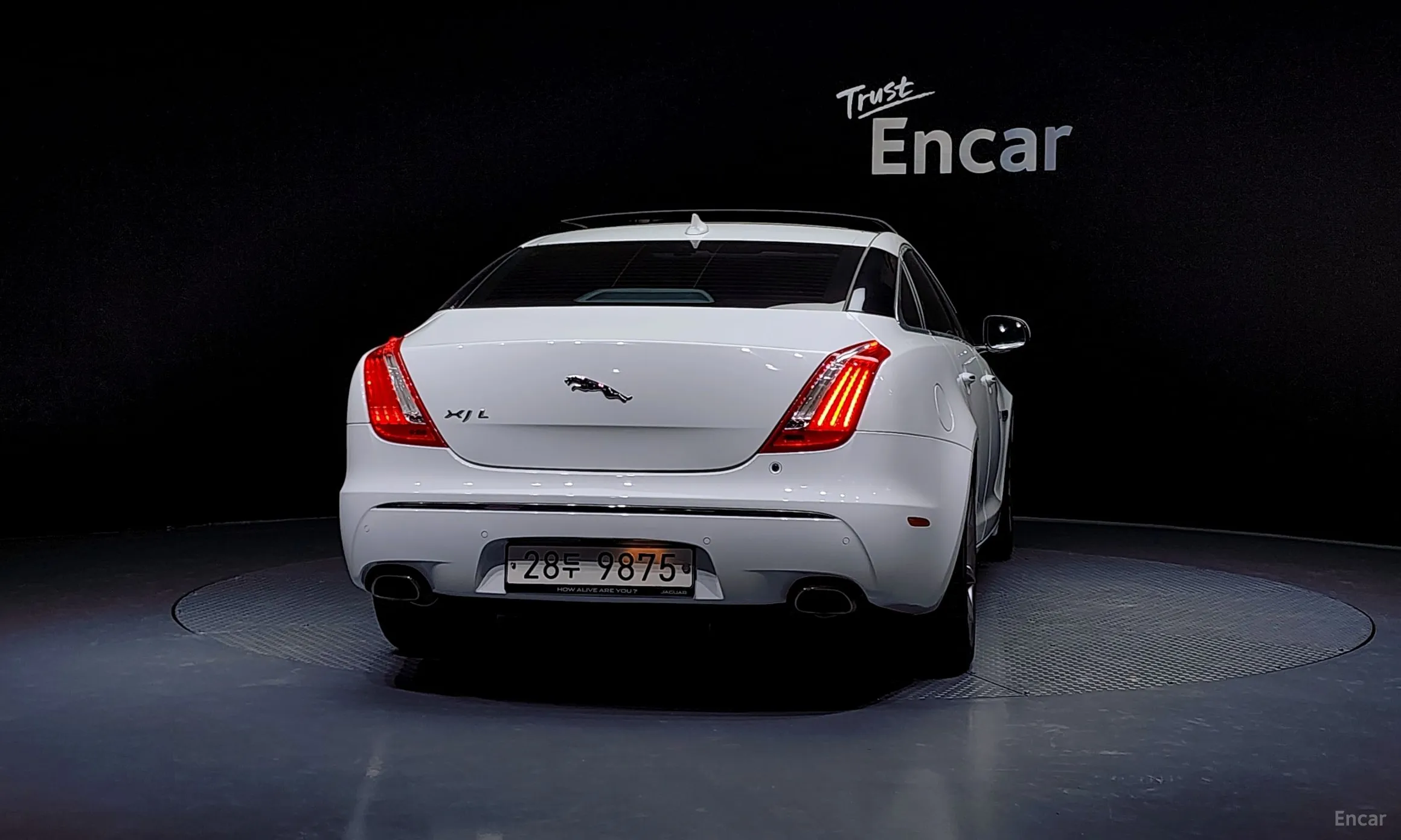 Jaguar All New XJ превью 4