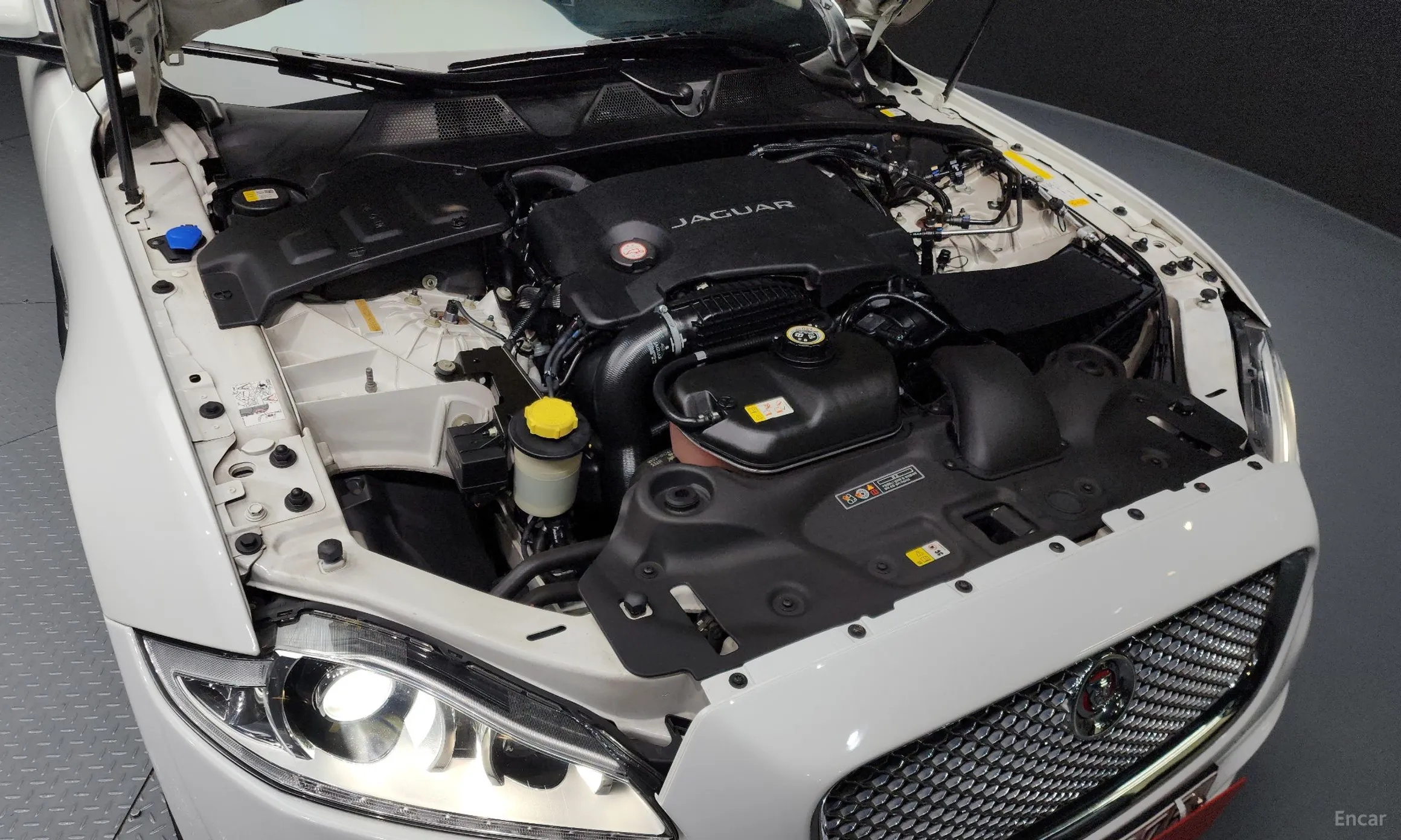 Jaguar All New XJ превью 6