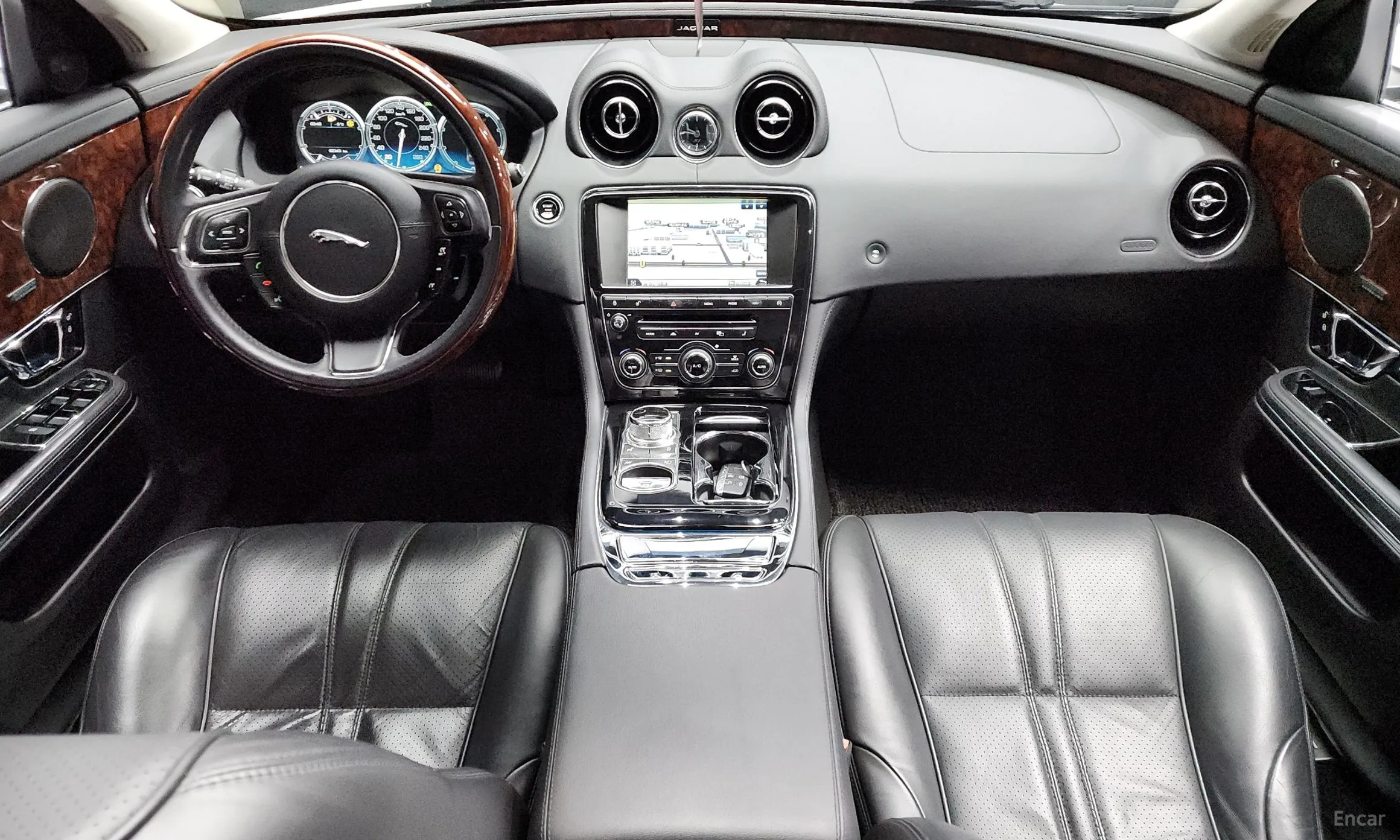 Jaguar All New XJ превью 7