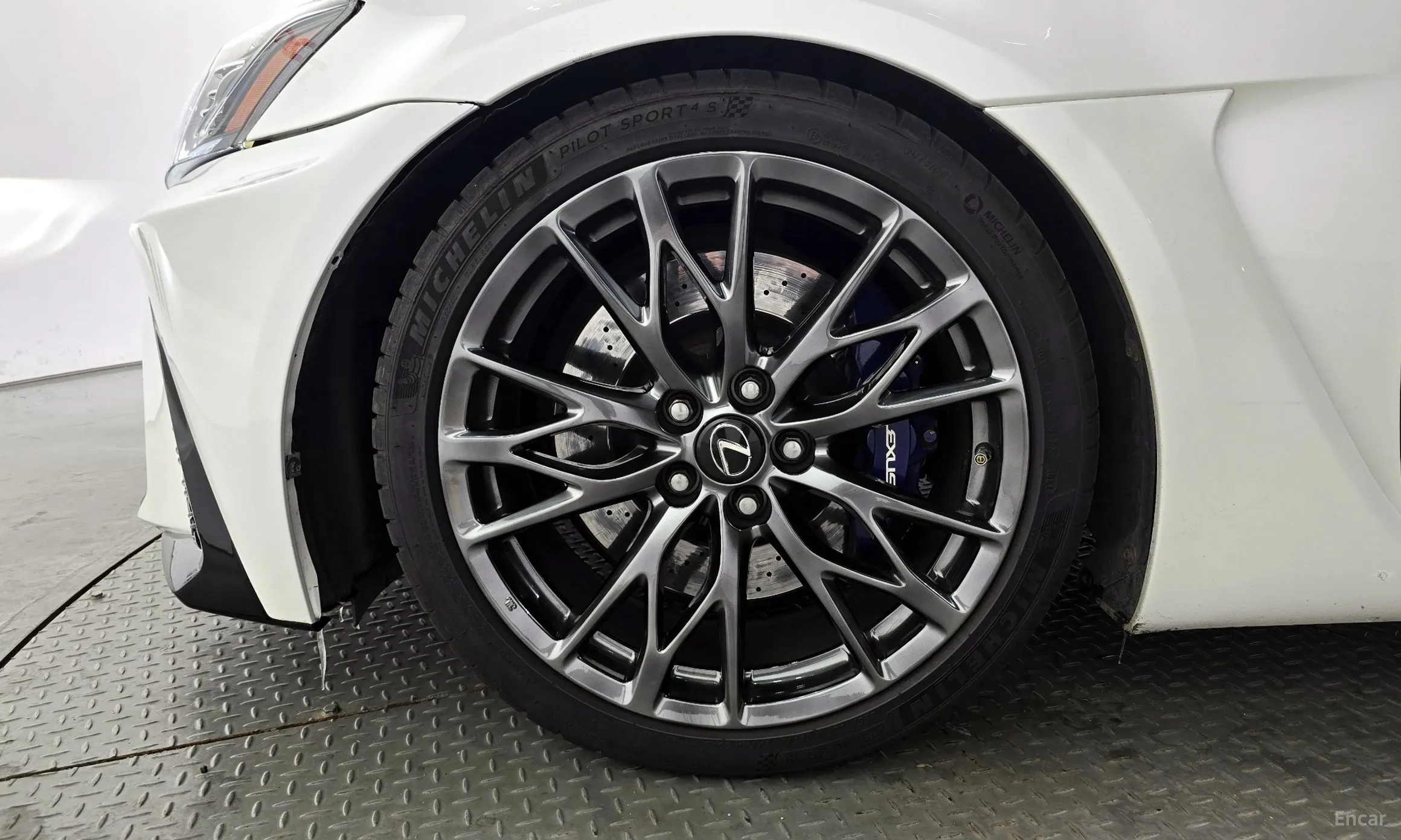 Lexus IS F превью 5
