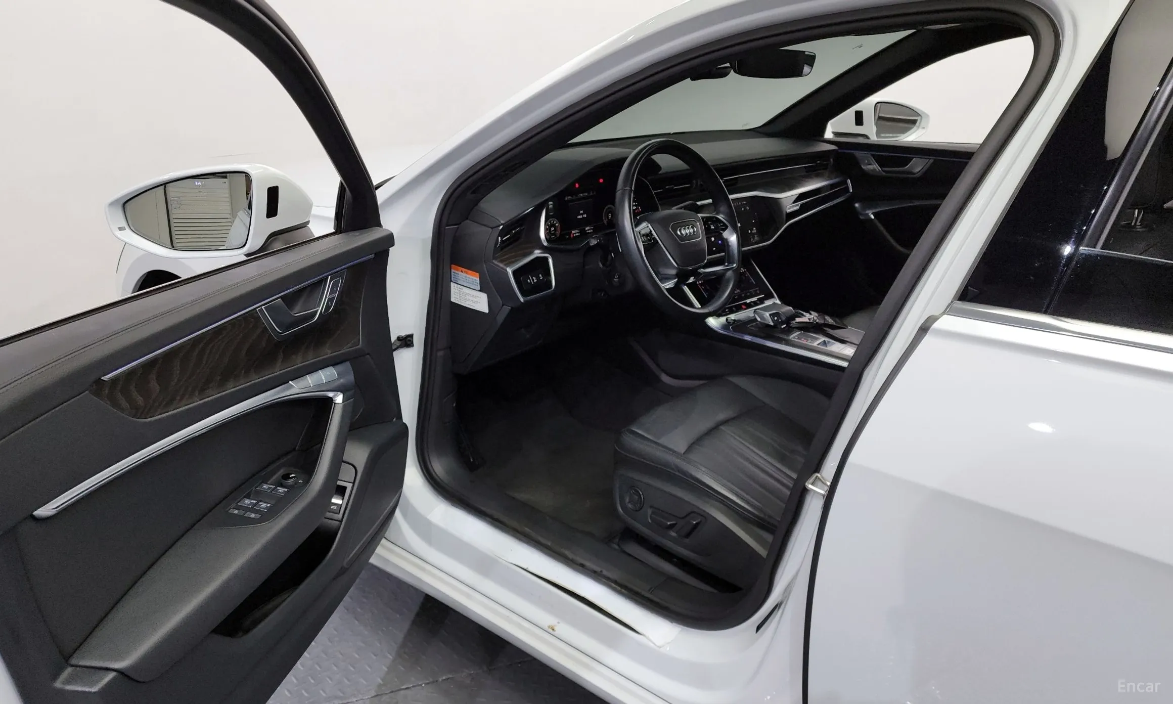 Audi A6 (C8) превью 10