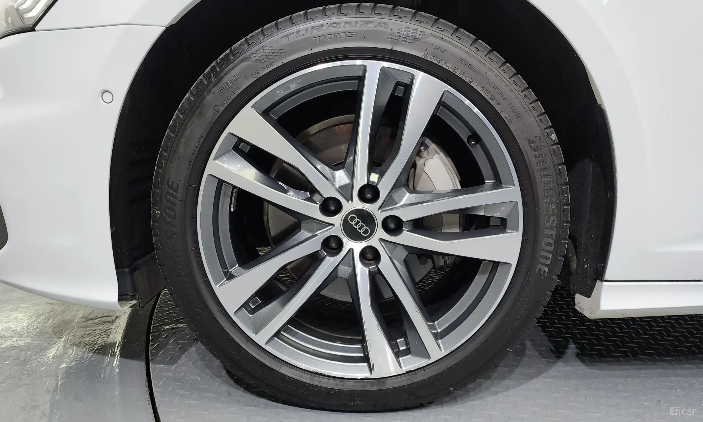 Audi A6 (C8) превью 5