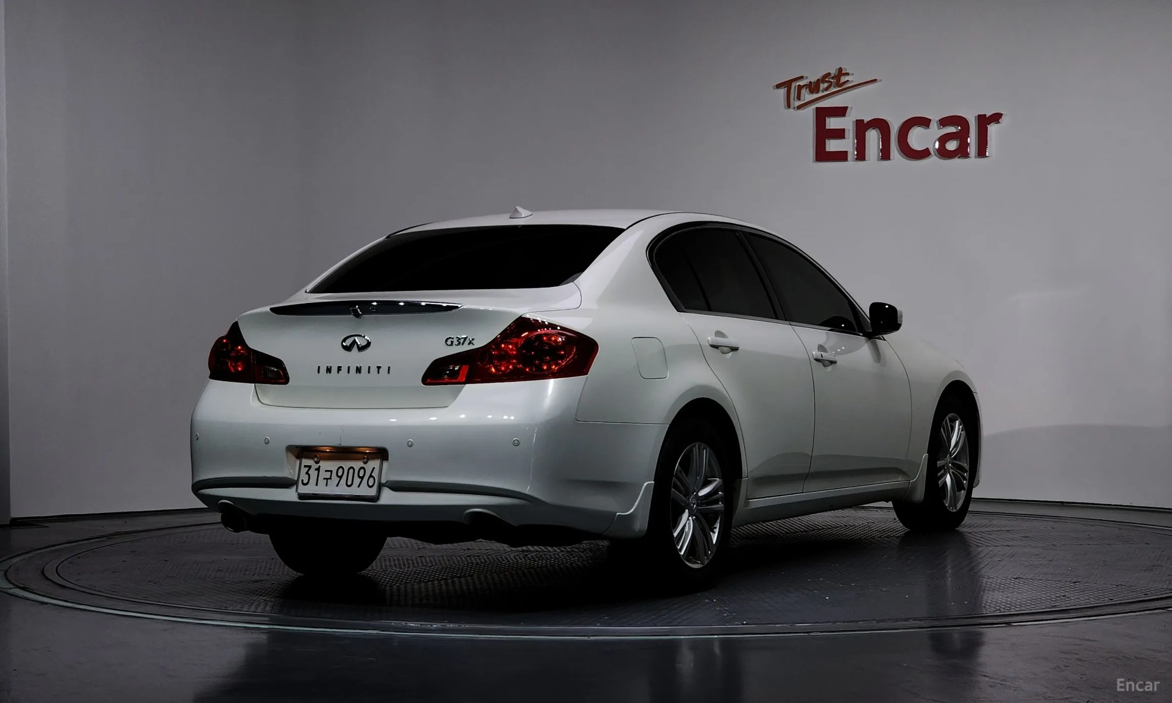 Infiniti G37