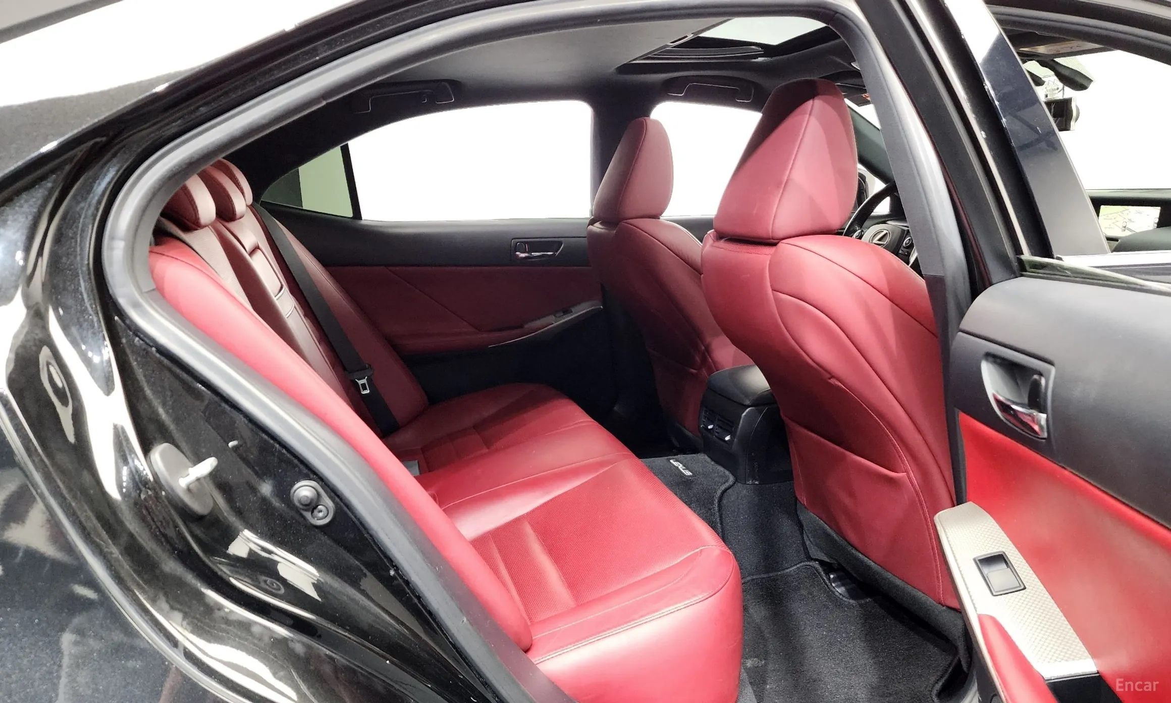 Lexus New IS200t превью 12
