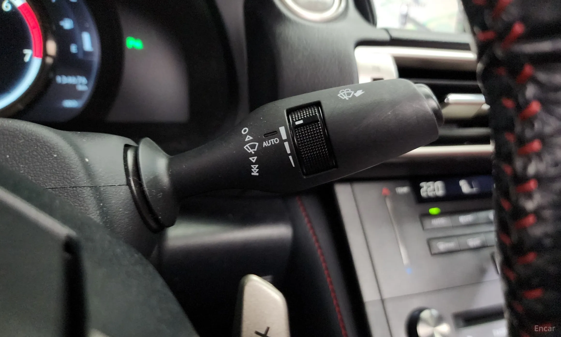 Lexus New IS200t превью 15