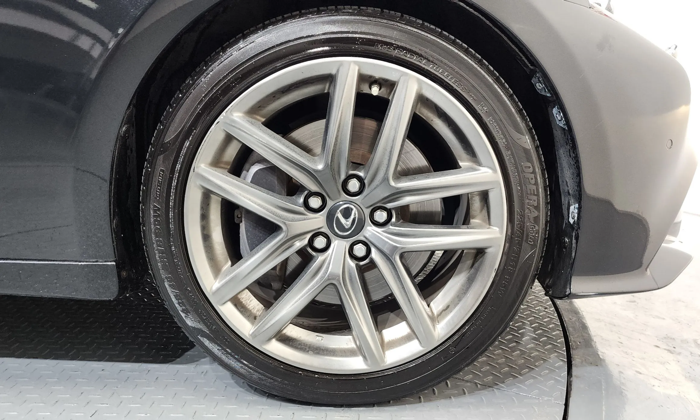 Lexus New IS200t превью 5